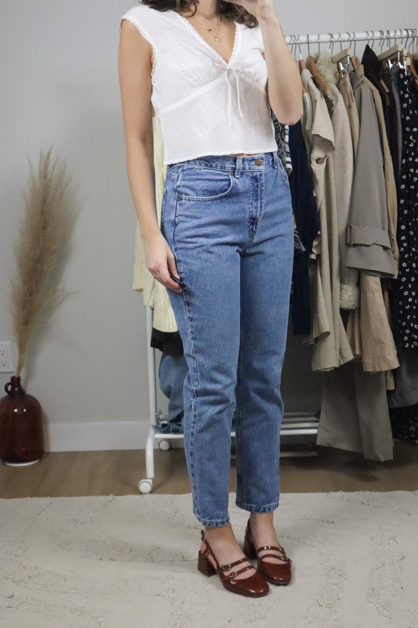 Vintage x Mom Jeans (4/6)