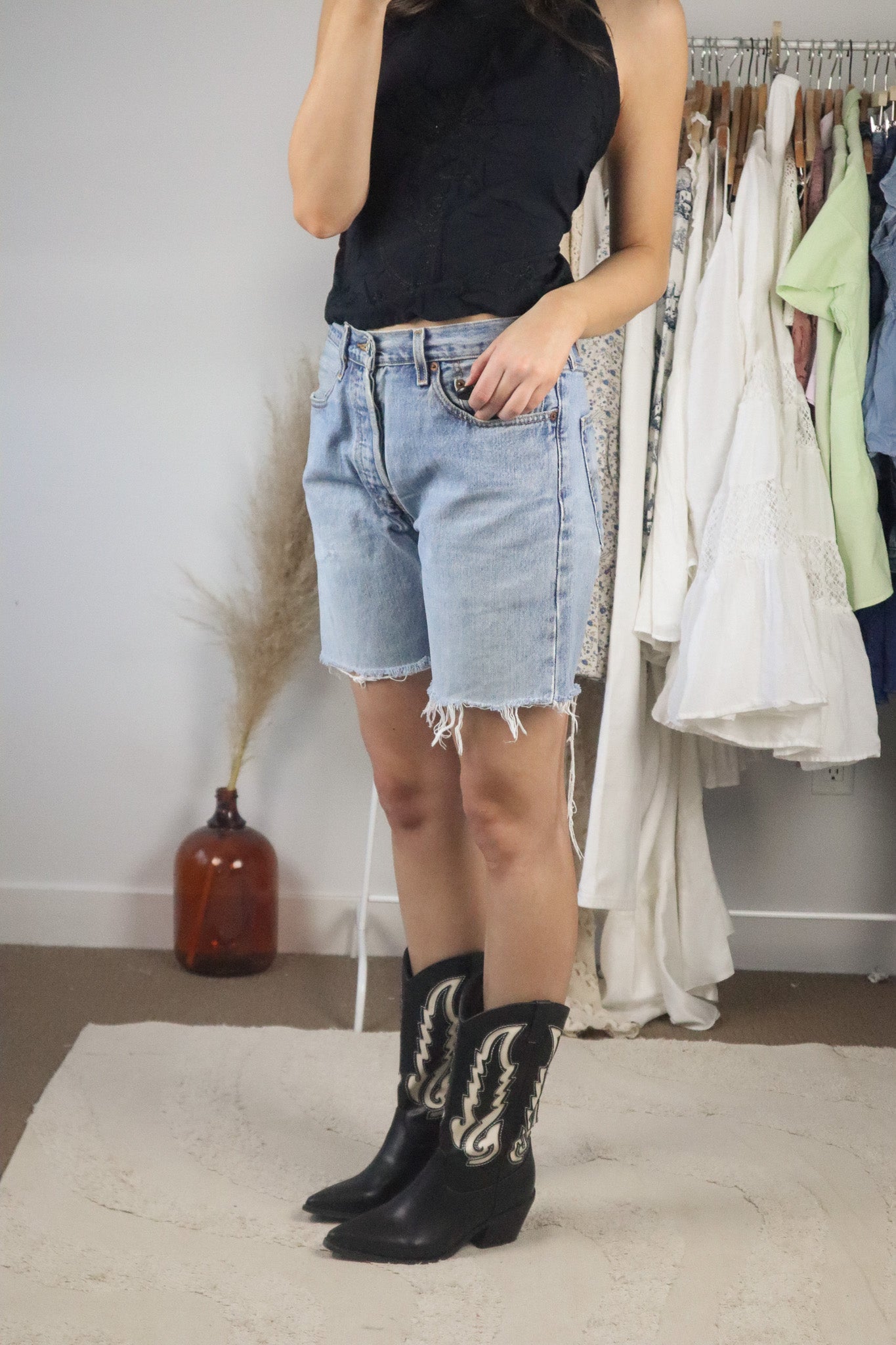 Vintage x Levi Denim Cut Off Shorts (6/8)