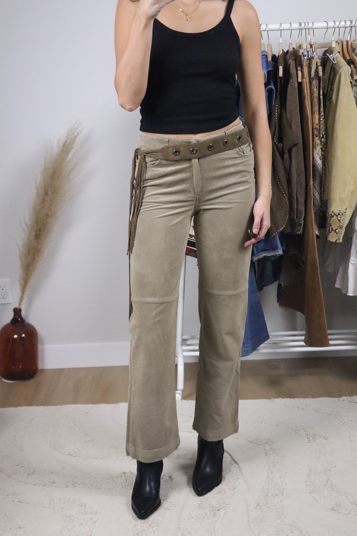 Made in Canada x Vintage x Suede Fringe/Rivet Belt (S)