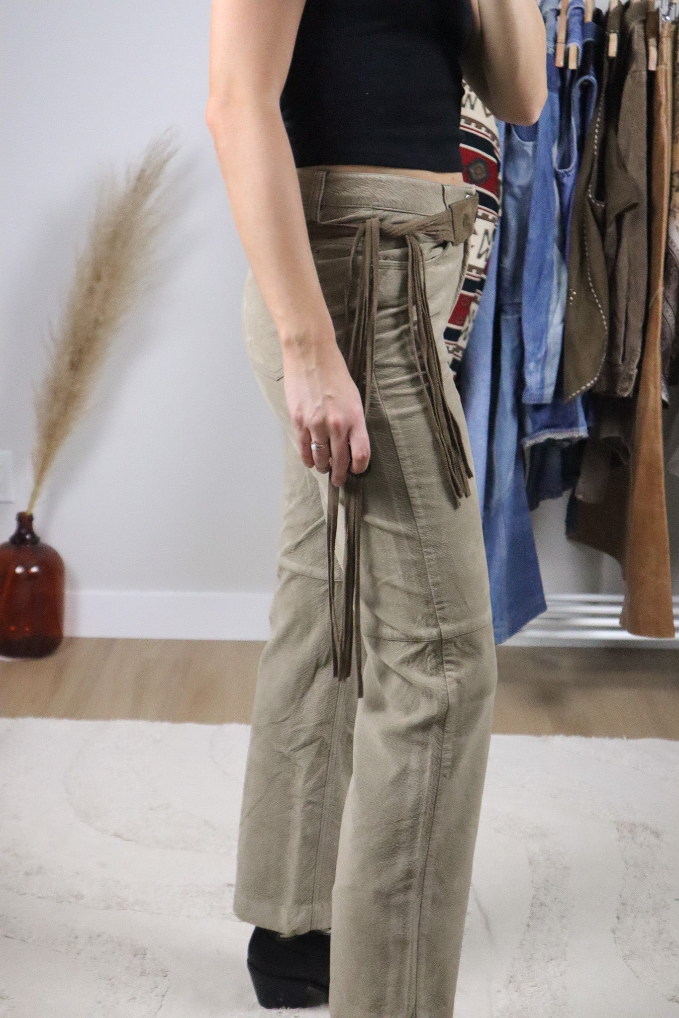 Made in Canada x Vintage x Suede Fringe/Rivet Belt (S)