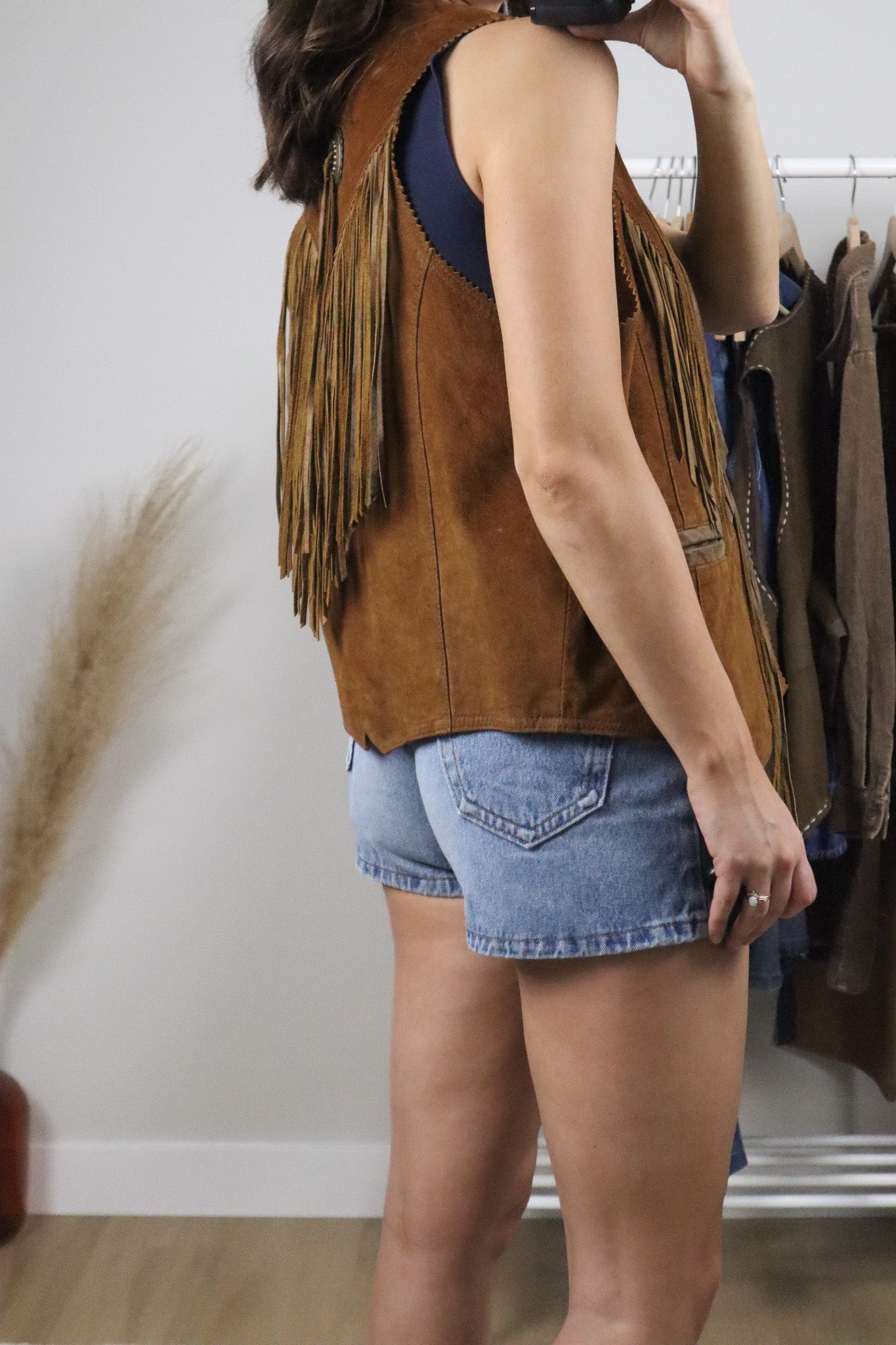 Made in Canada x Vintage x Fringe Suede Vest (M-L)