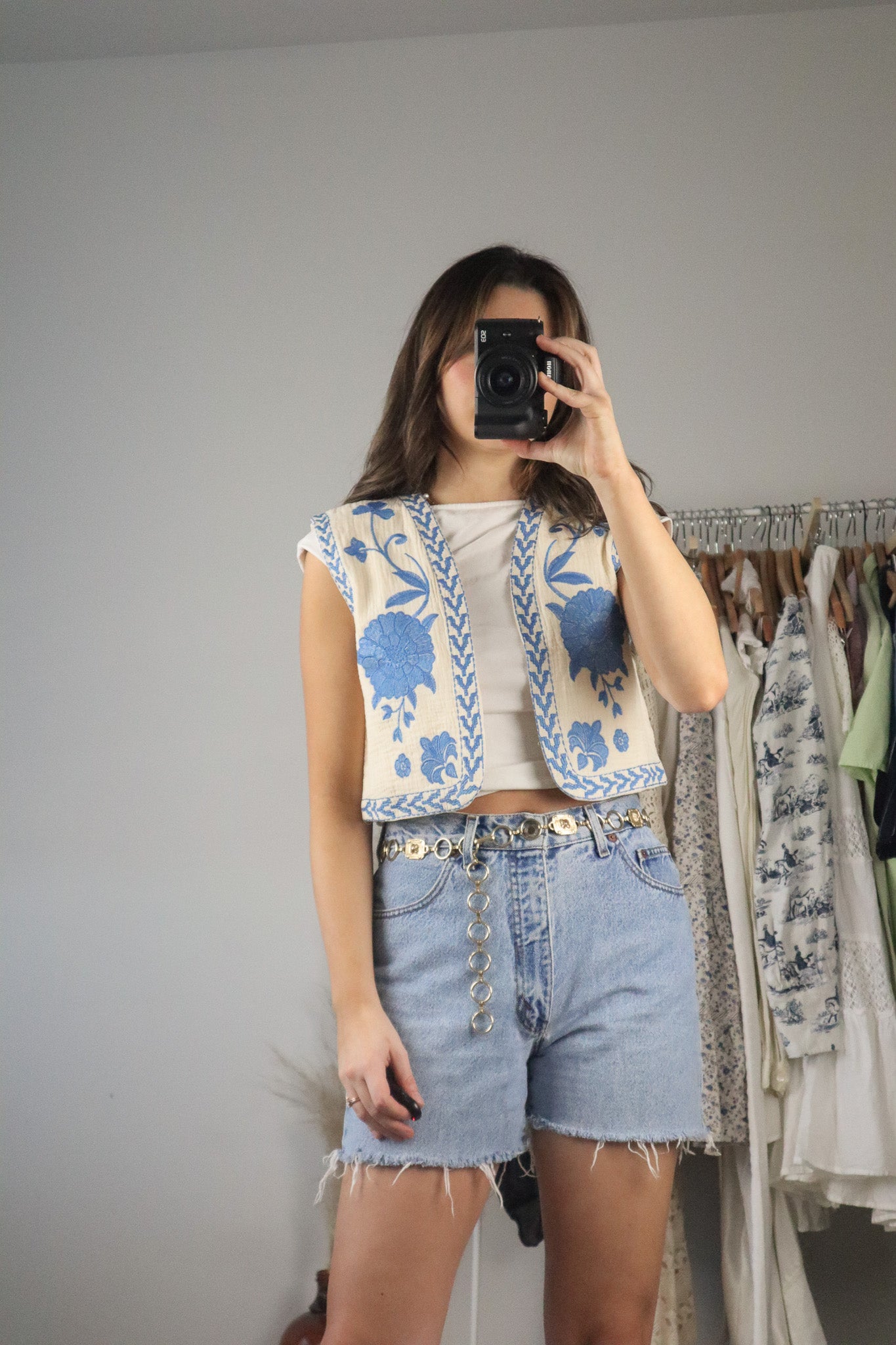 Modern x Cropped Embroidered Vest (S)