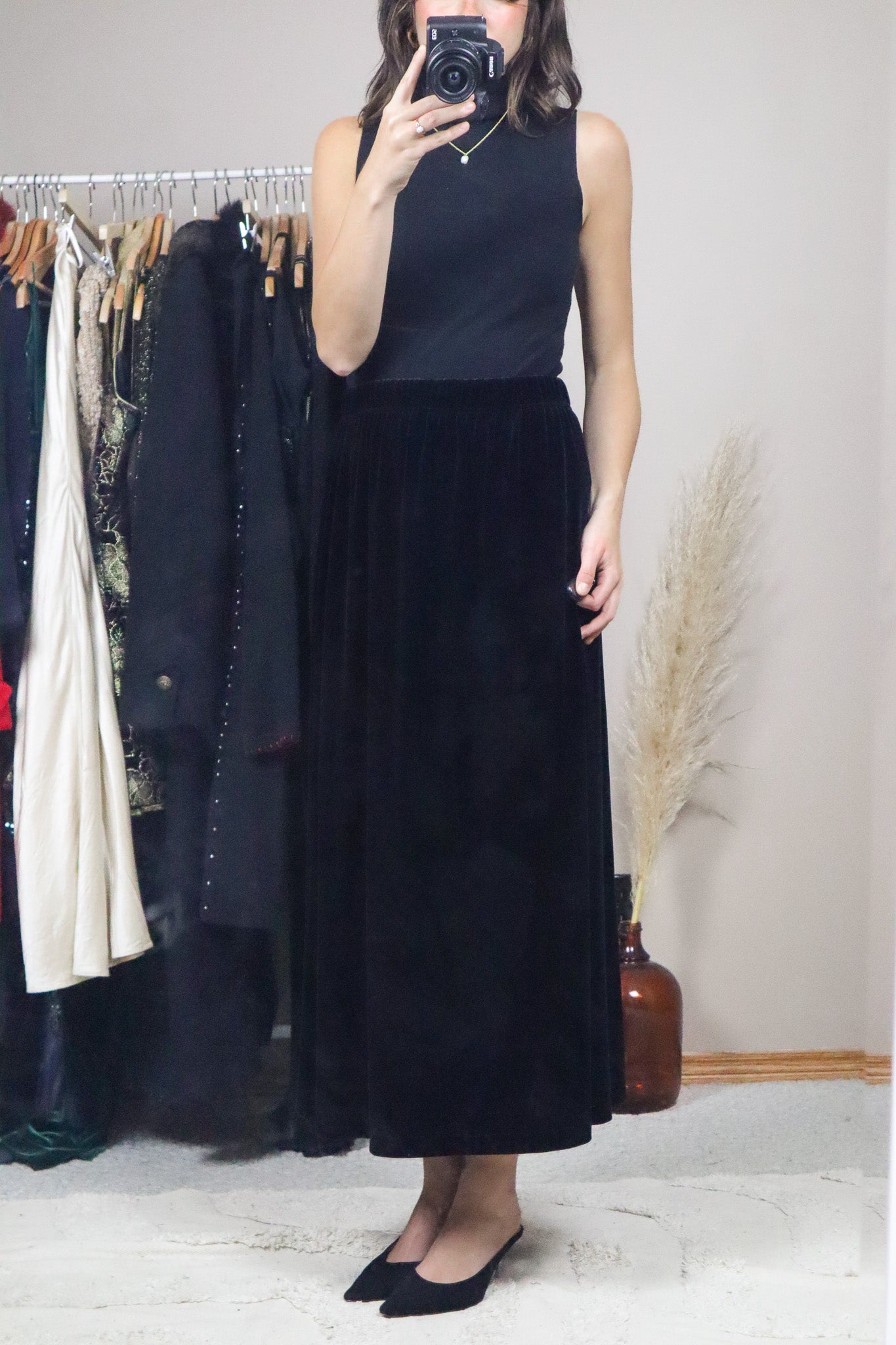 Vintage x Velvet Maxi Skirt (M/L)