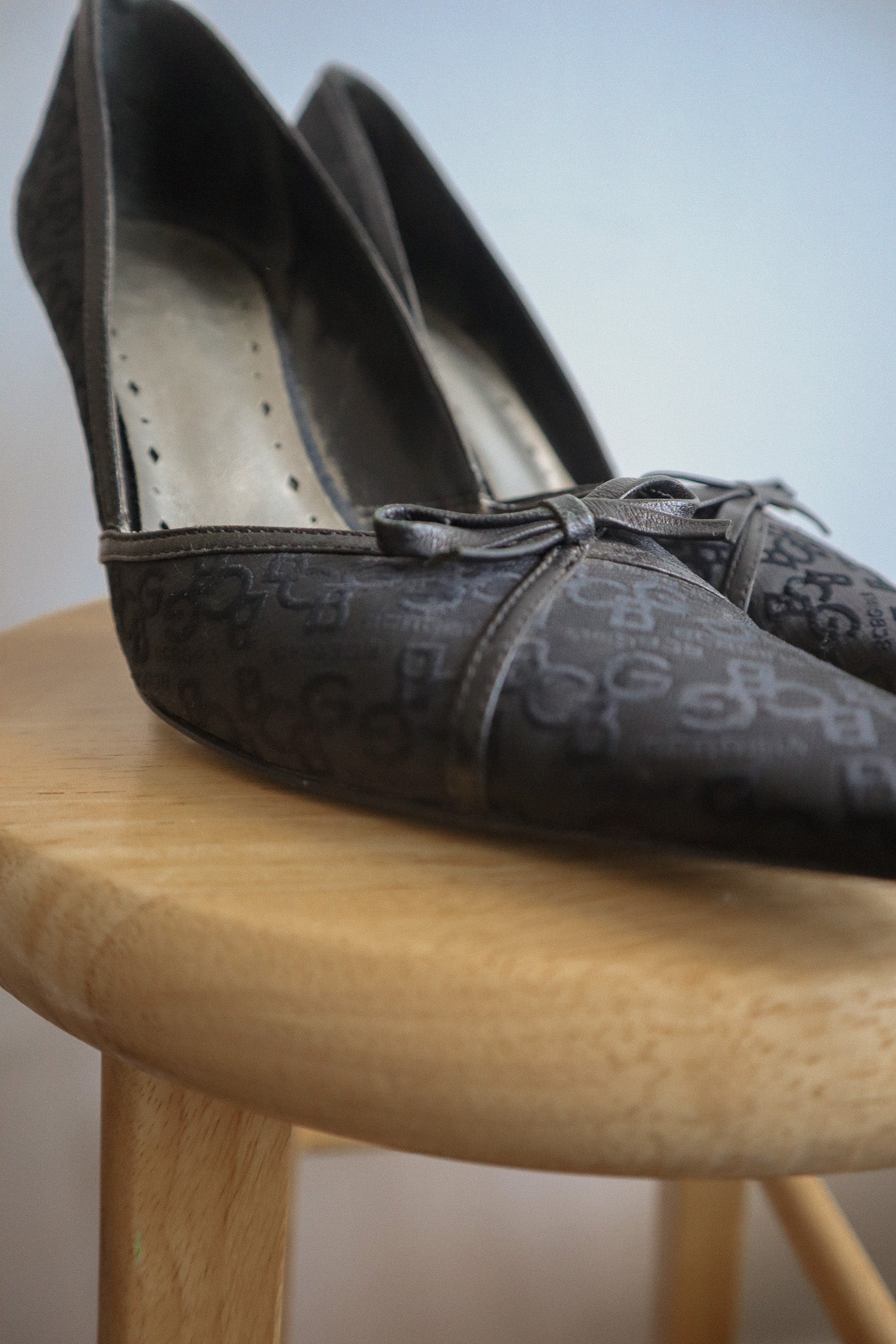 Vintage x Leather Bow Heels (8)