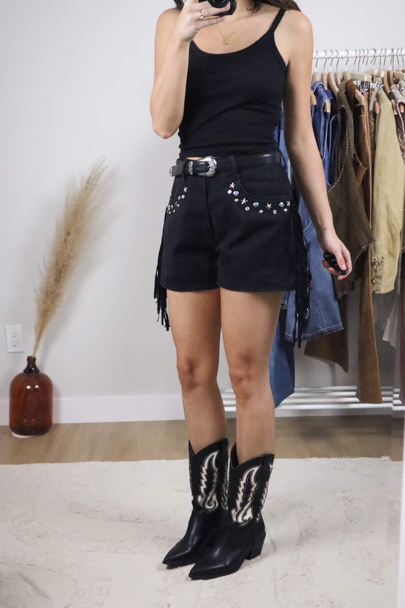 Made in USA x Vintage x Fringe Shorts (8)