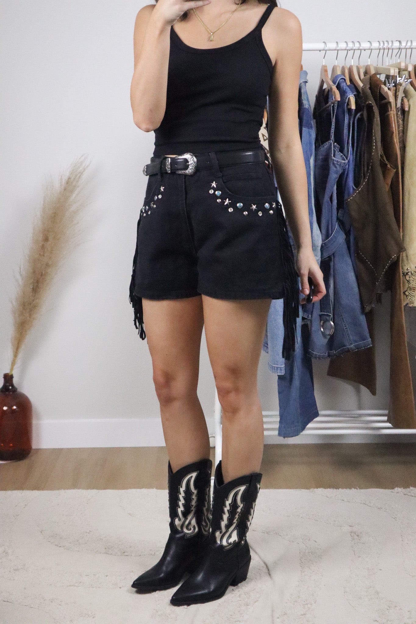 Made in USA x Vintage x Fringe Shorts (8)