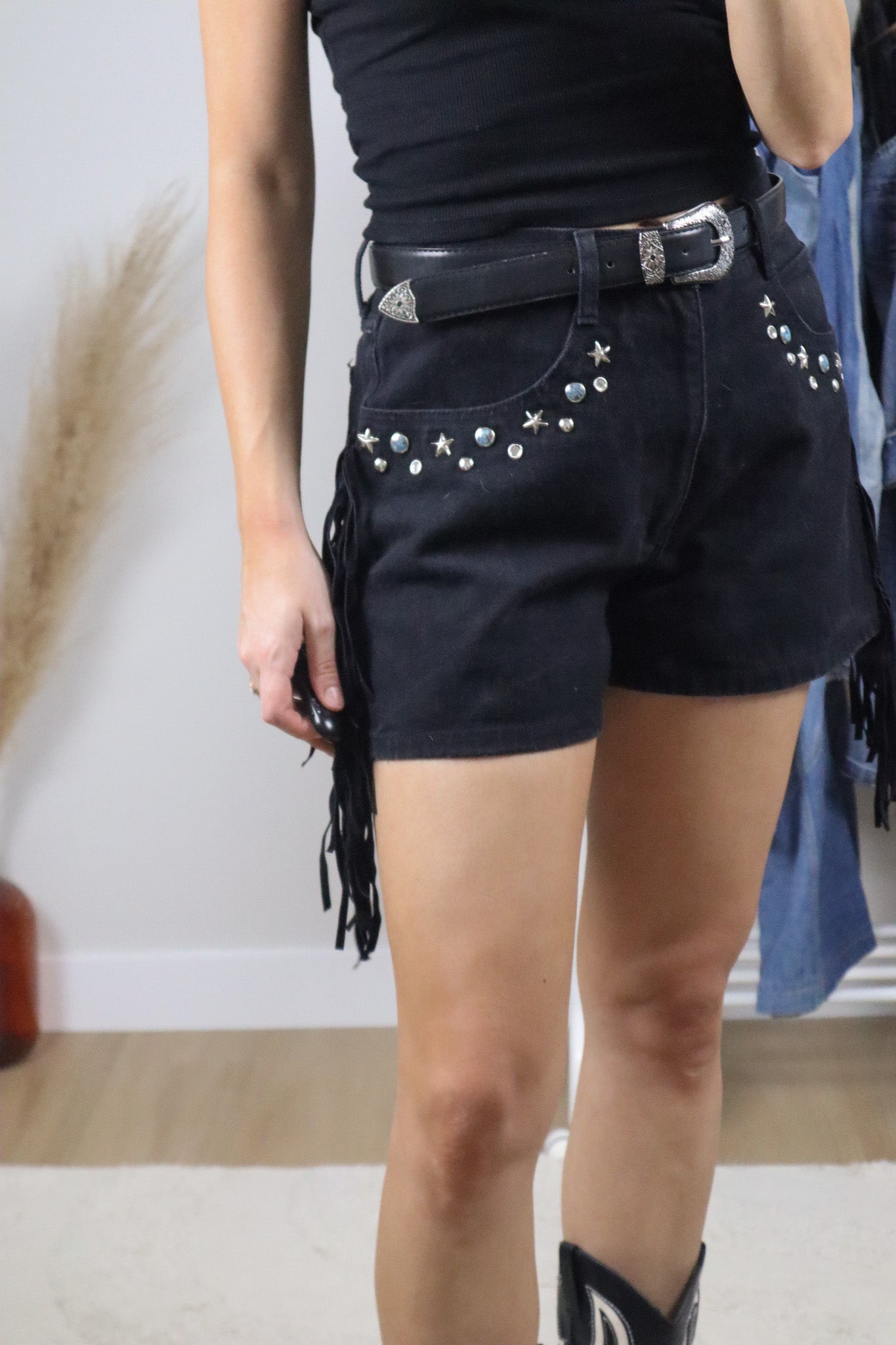 Made in USA x Vintage x Fringe Shorts (8)
