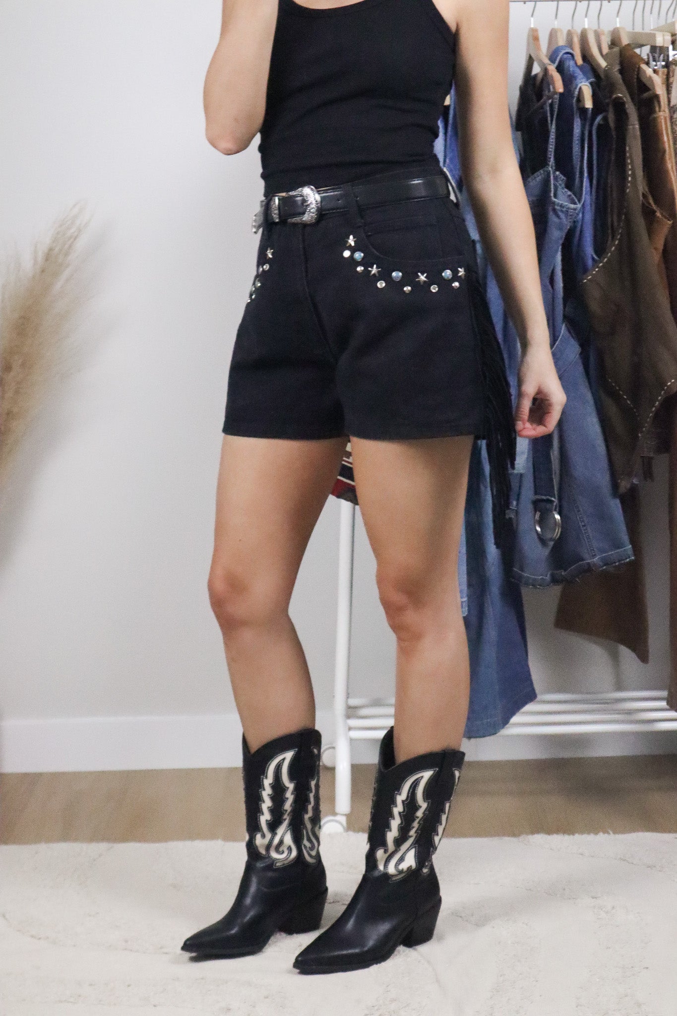 Made in USA x Vintage x Fringe Shorts (8)