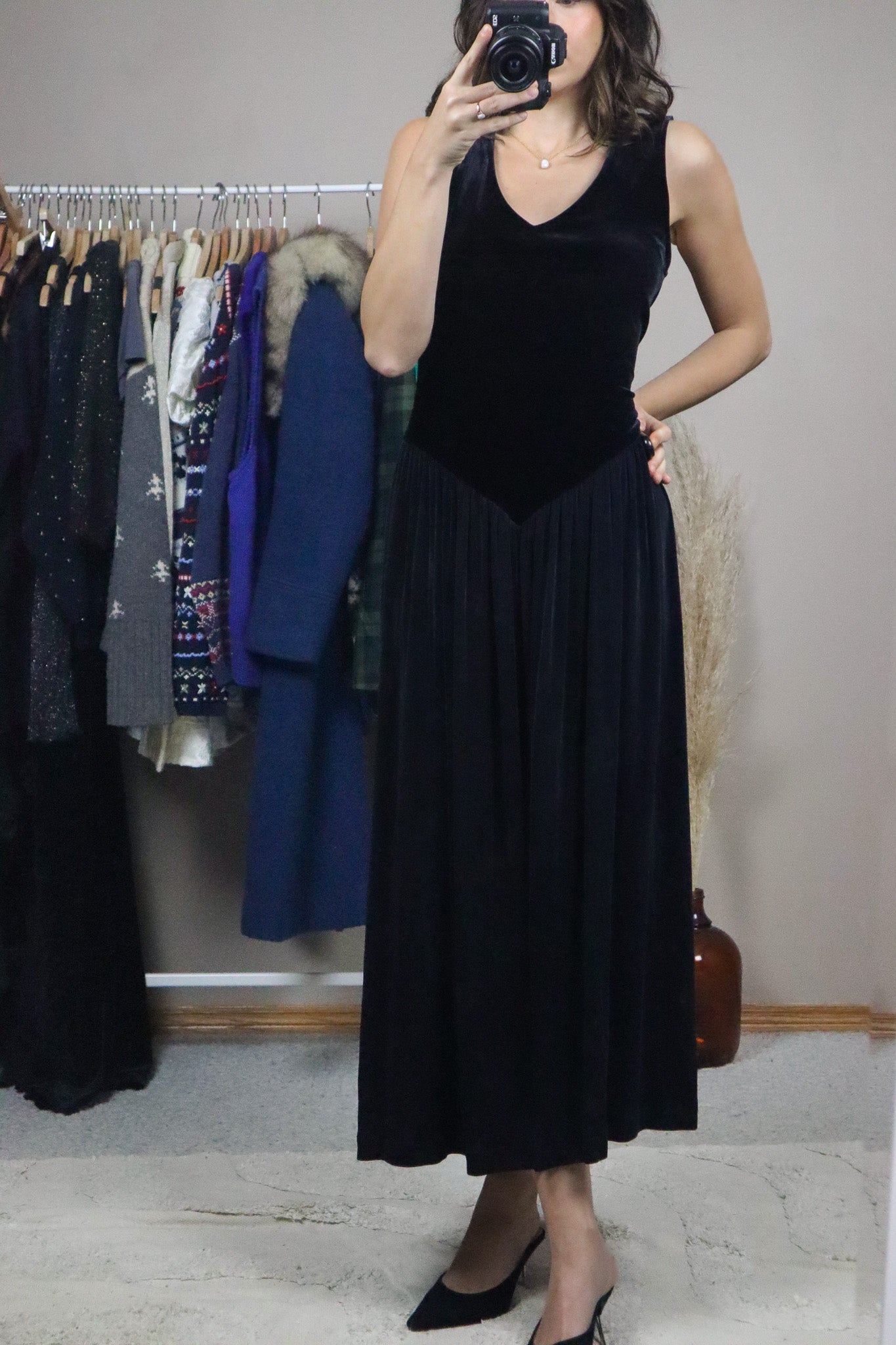 Made in Canada x Vintage x Velvet Drop Waist Dress (10)