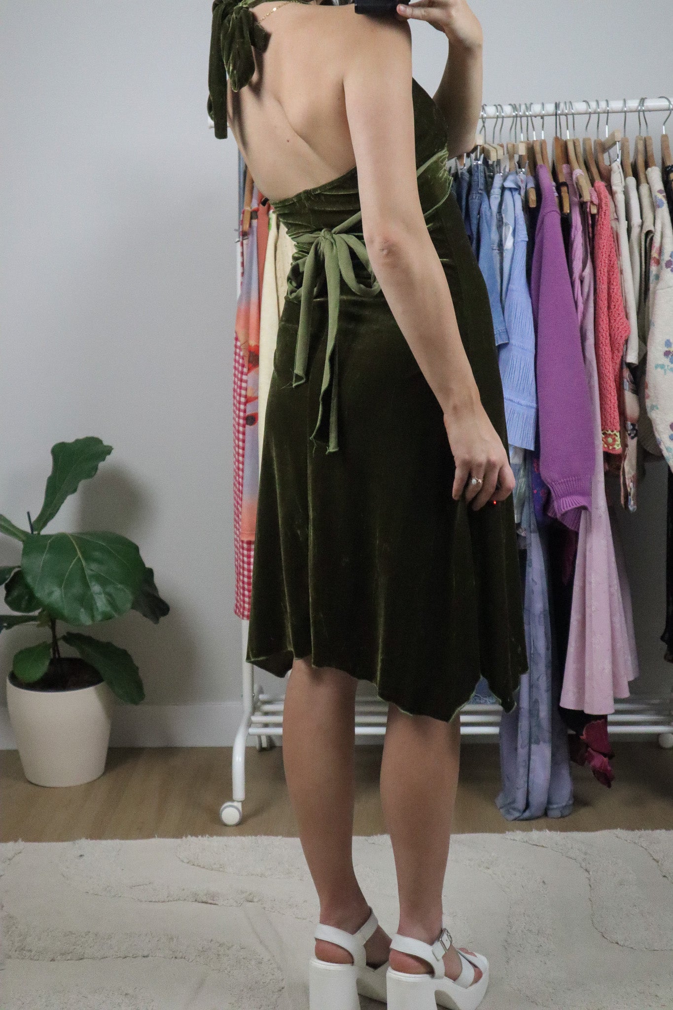 Made in USA x Vintage x Velvet Halter Midi Dress (S/M)