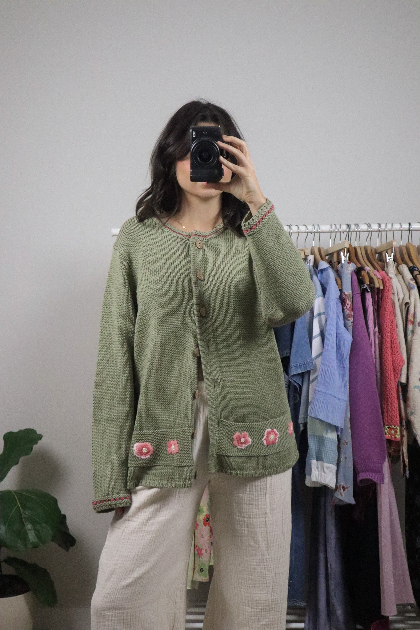 Vintage x Flower Embroidered Knit Cardigan (L/XL)
