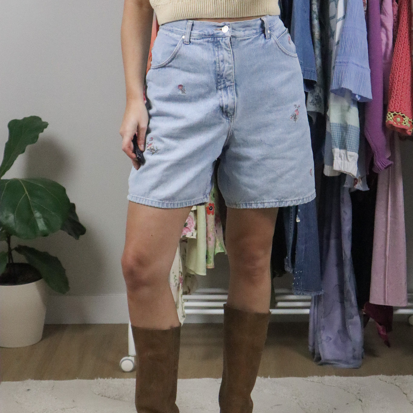Vintage x Flower Embroidered Shorts (12)