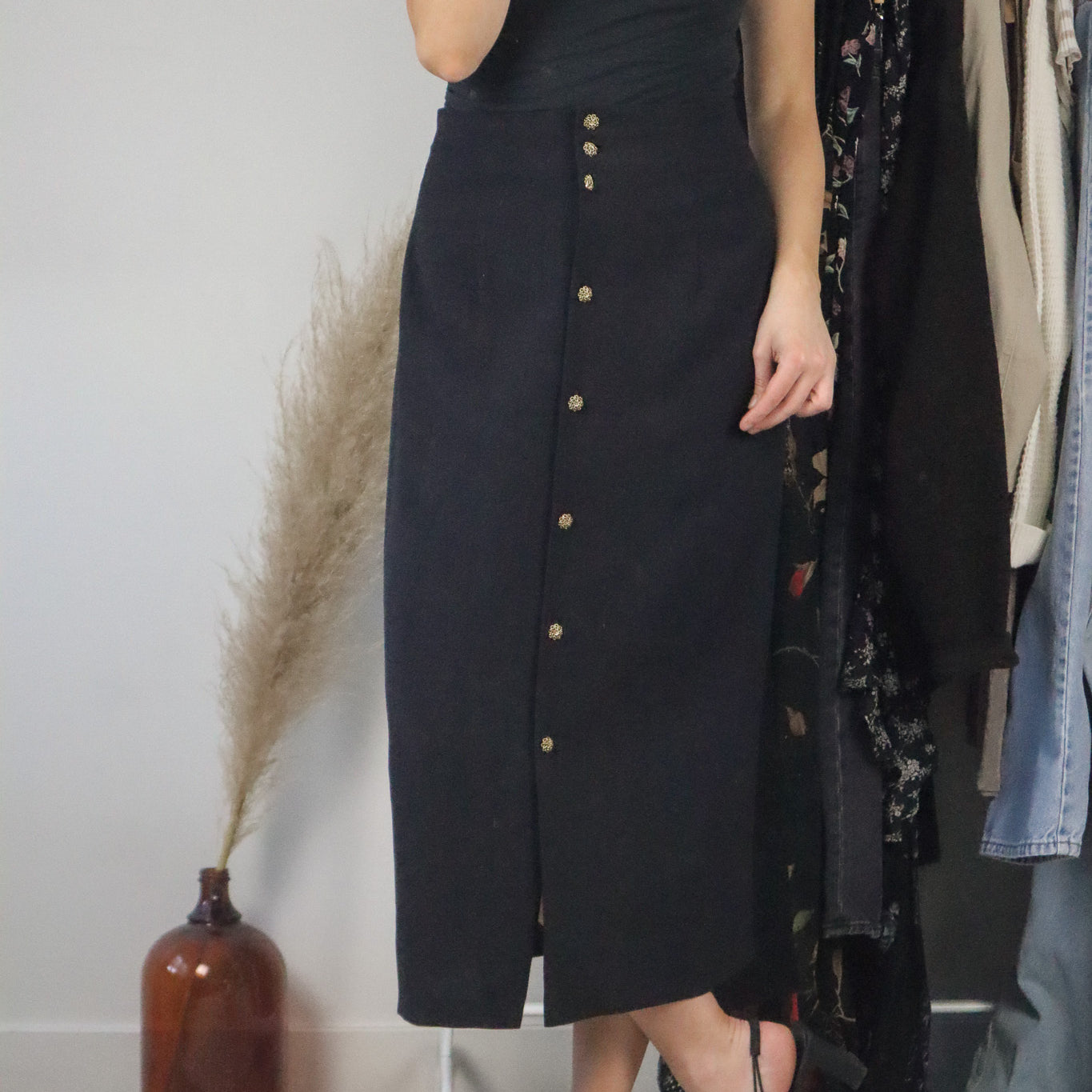 Made in Canada x Vintage x Midi Skirt (4)