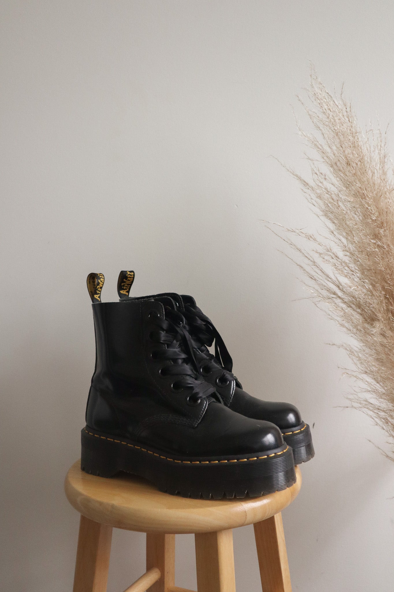 Doc Marten x Platform Leather Boots (W8/8.5)