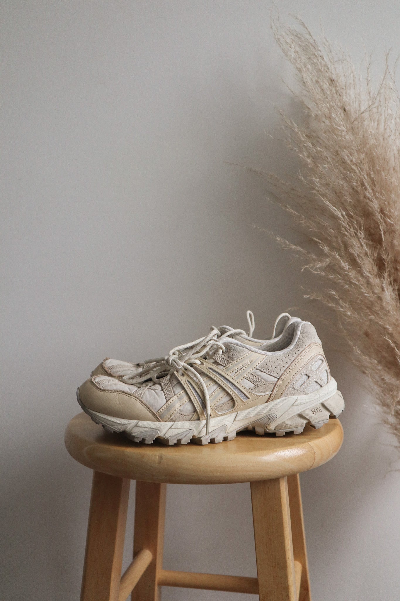 Modern x Asics (7.5)