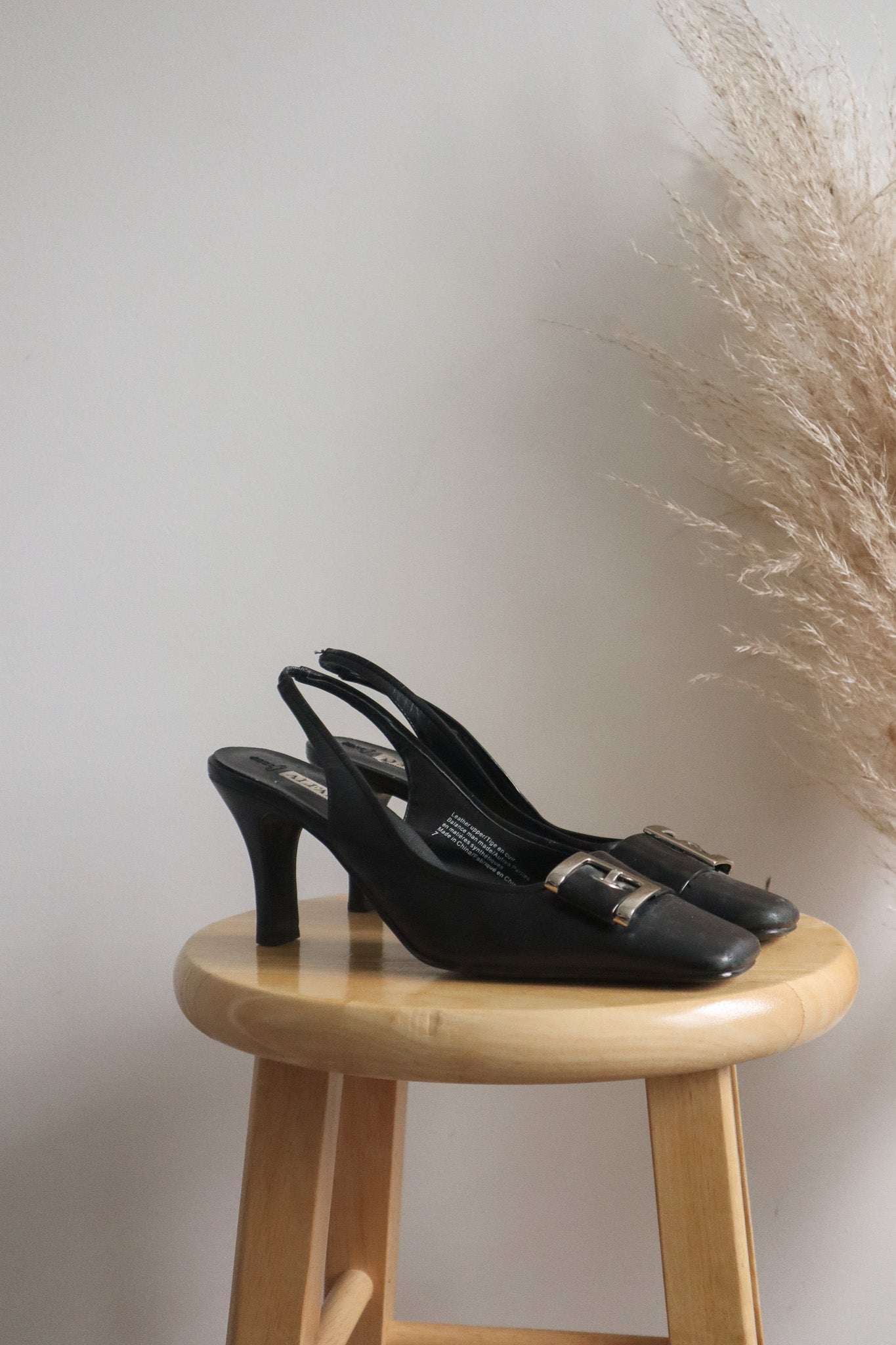 Vintage x Leather Buckle Heels (6.5)