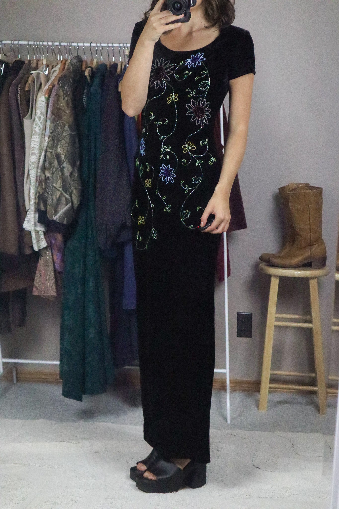Made in Canada x Vintage x Beaded Velvet Maxi Dress (4/6)