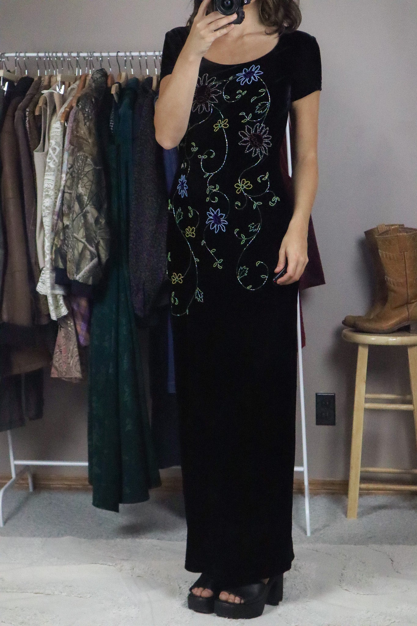 Made in Canada x Vintage x Beaded Velvet Maxi Dress (4/6)
