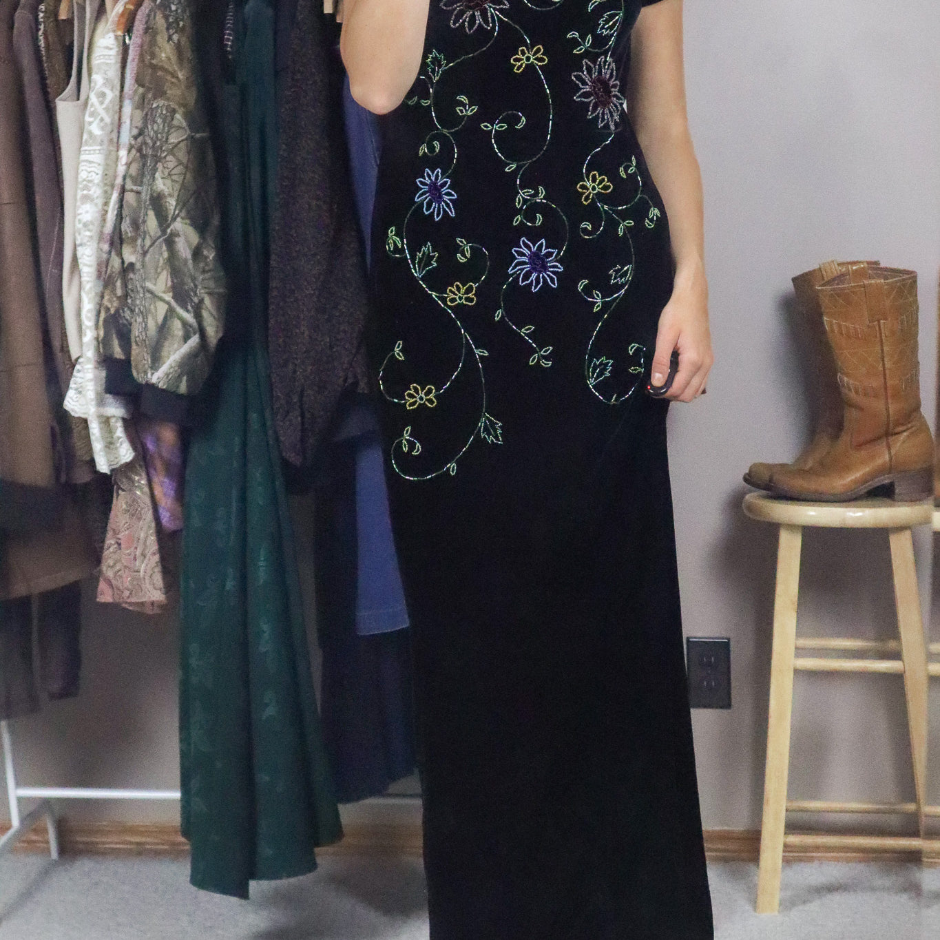 Made in Canada x Vintage x Beaded Velvet Maxi Dress (4/6)