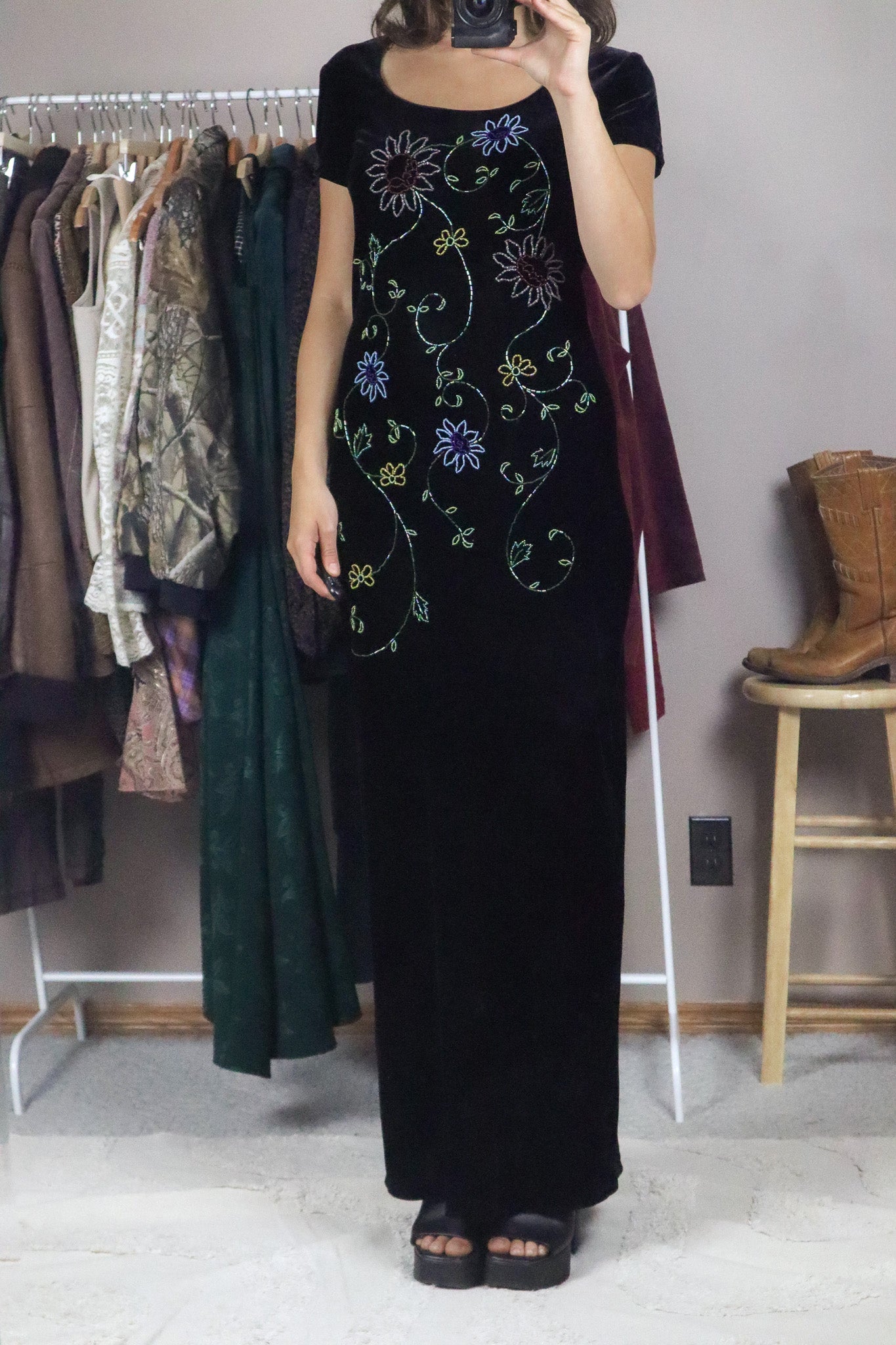 Made in Canada x Vintage x Beaded Velvet Maxi Dress (4/6)
