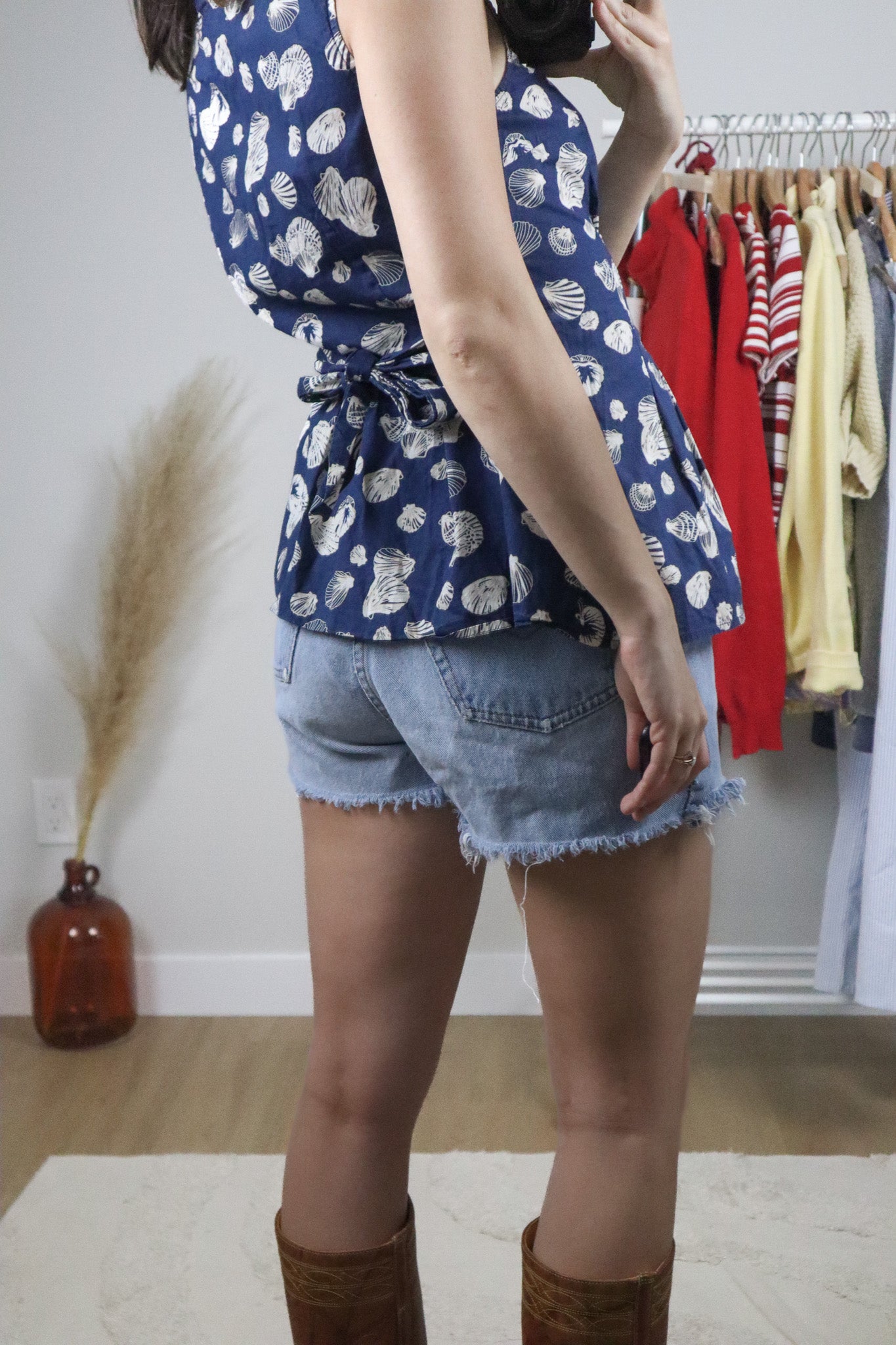 Vintage x Seashell Button Tie Top (6/8)