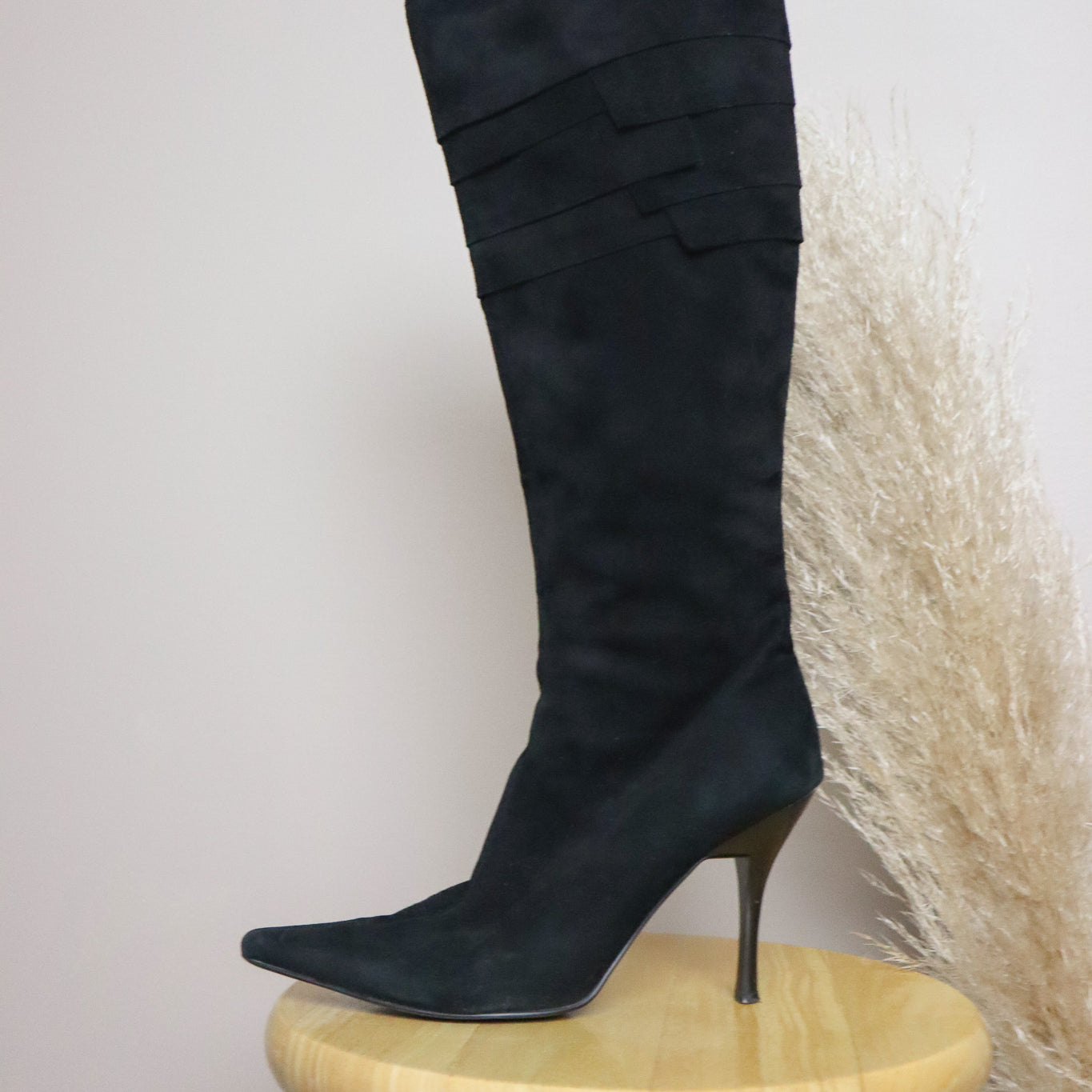 Vintage x Suede Boots (6/6.5)