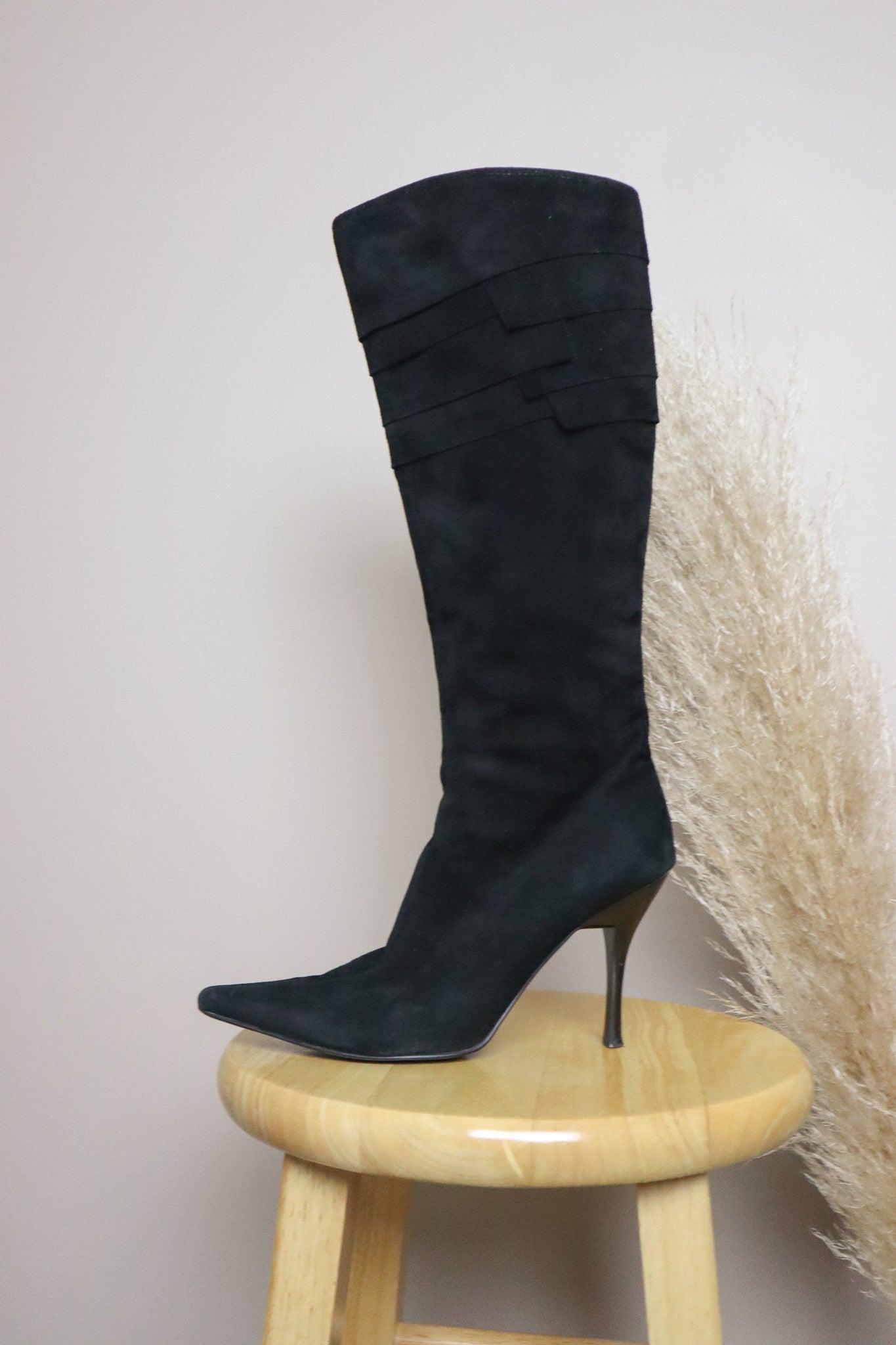 Vintage x Suede Boots (6/6.5)