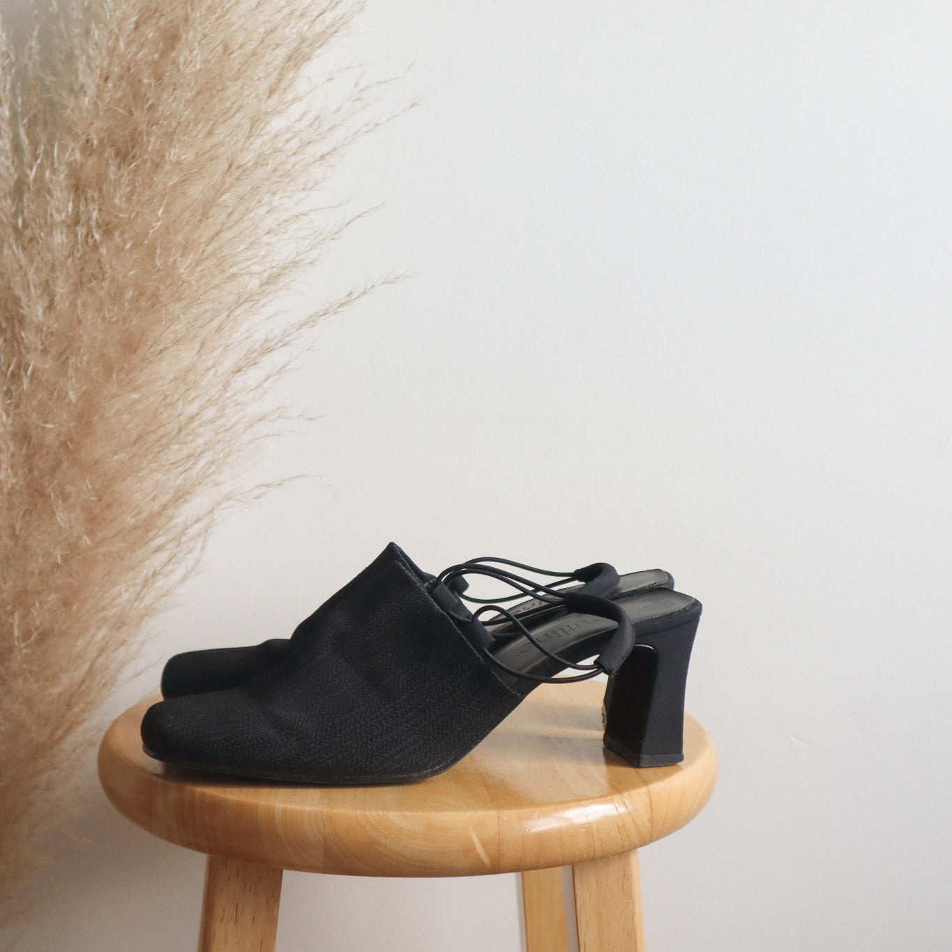 Vintage x Heels (7.5/8)