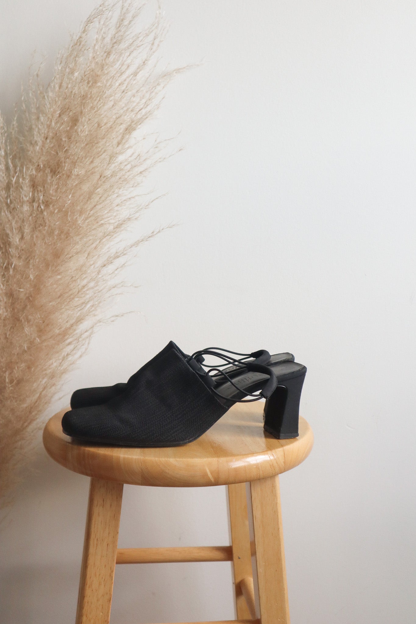 Vintage x Heels (7.5/8)