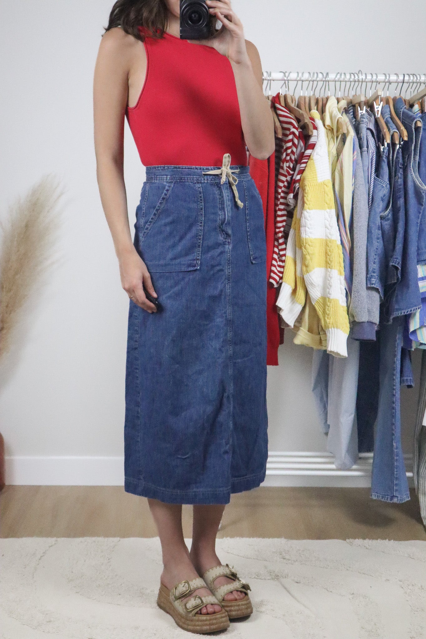 Made in Canada x Vintage x Tommy Hilfiger Denim Cargo Midi Skirt (2/4)