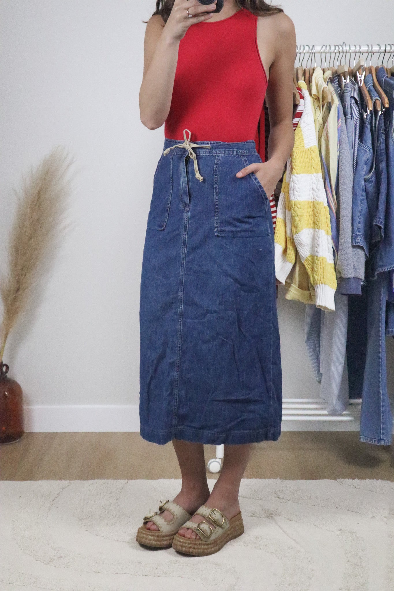 Made in Canada x Vintage x Tommy Hilfiger Denim Cargo Midi Skirt (2/4)