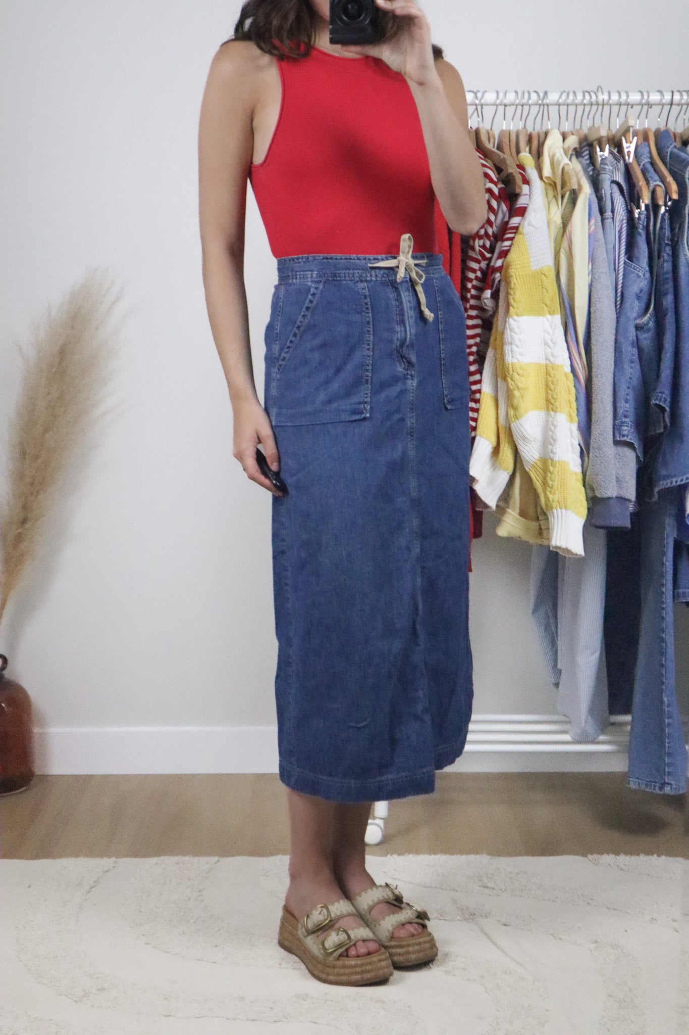 Made in Canada x Vintage x Tommy Hilfiger Denim Cargo Midi Skirt (2/4)