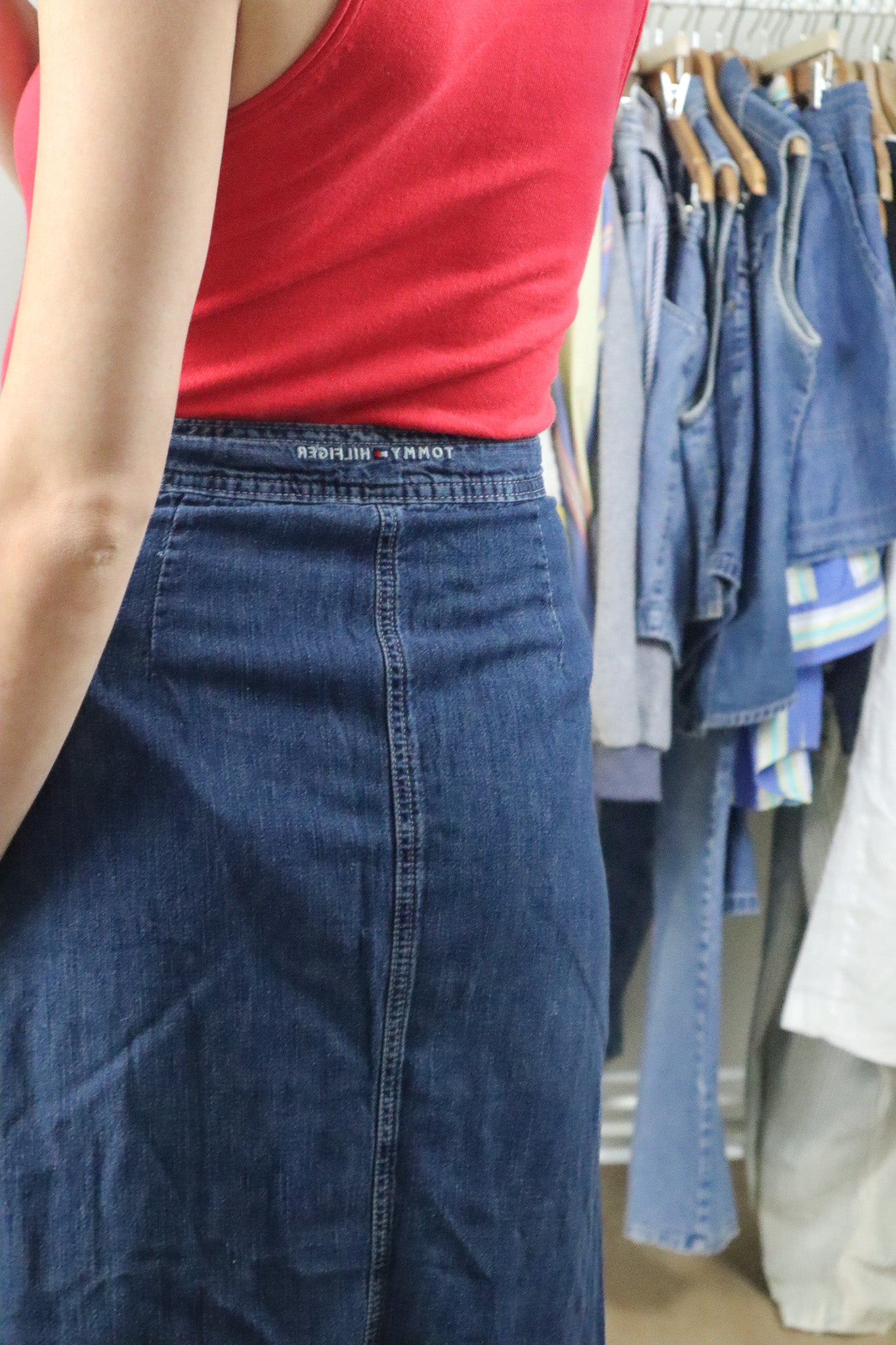 Made in Canada x Vintage x Tommy Hilfiger Denim Cargo Midi Skirt (2/4)