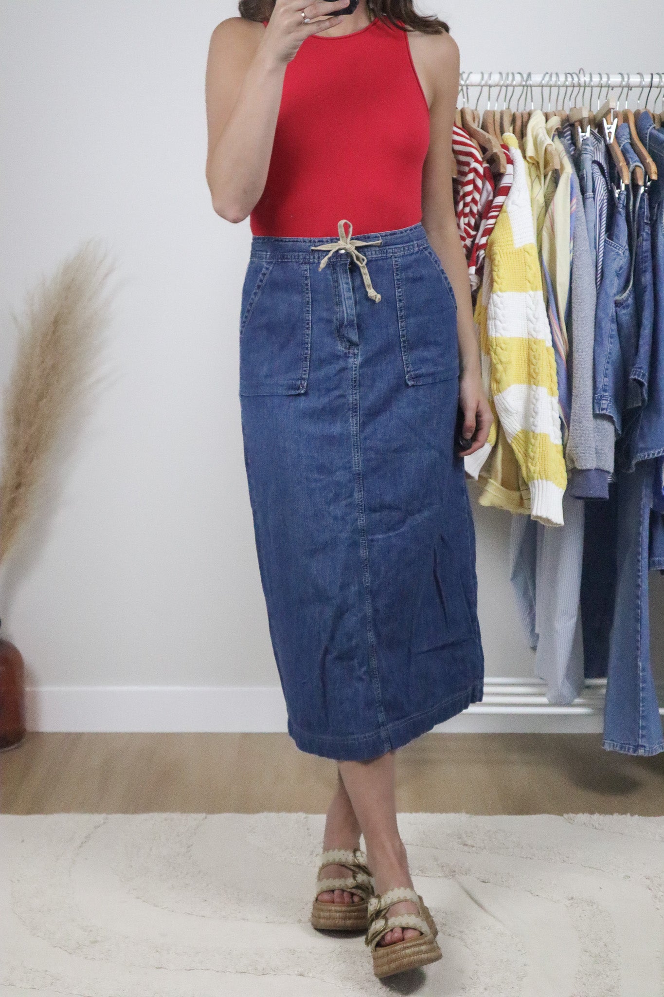 Made in Canada x Vintage x Tommy Hilfiger Denim Cargo Midi Skirt (2/4)