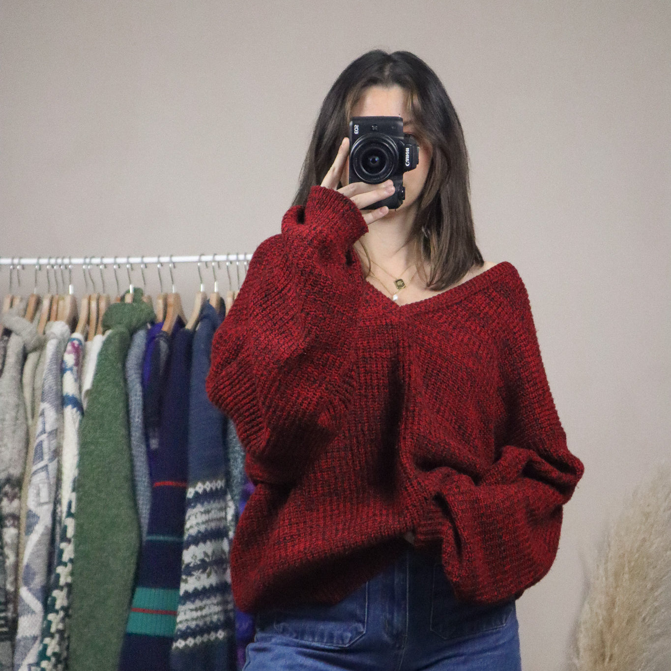 Made in Korea x Vintage x V-Neck Knit Sweater (L/XL)