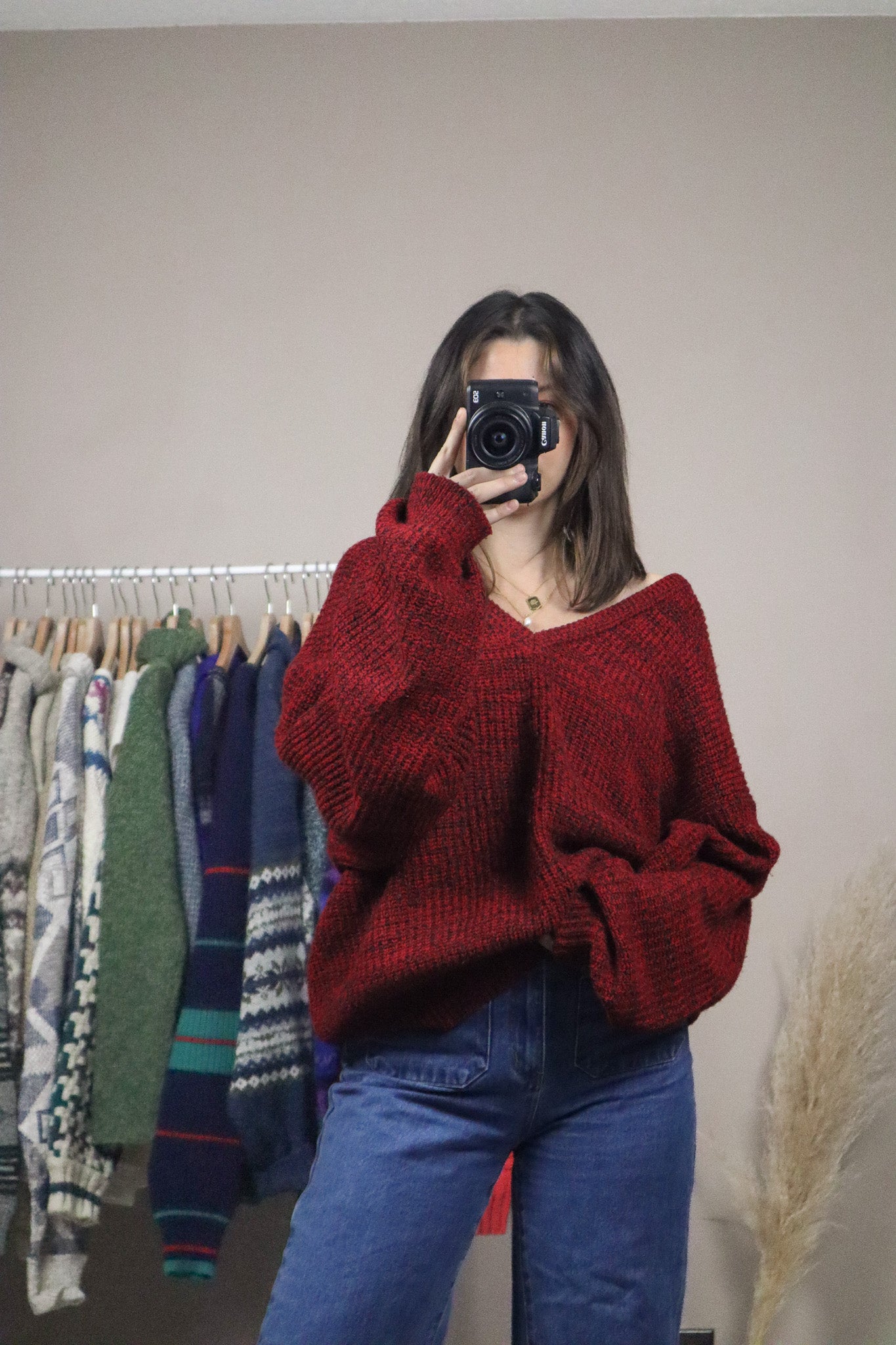 Made in Korea x Vintage x V-Neck Knit Sweater (L/XL)