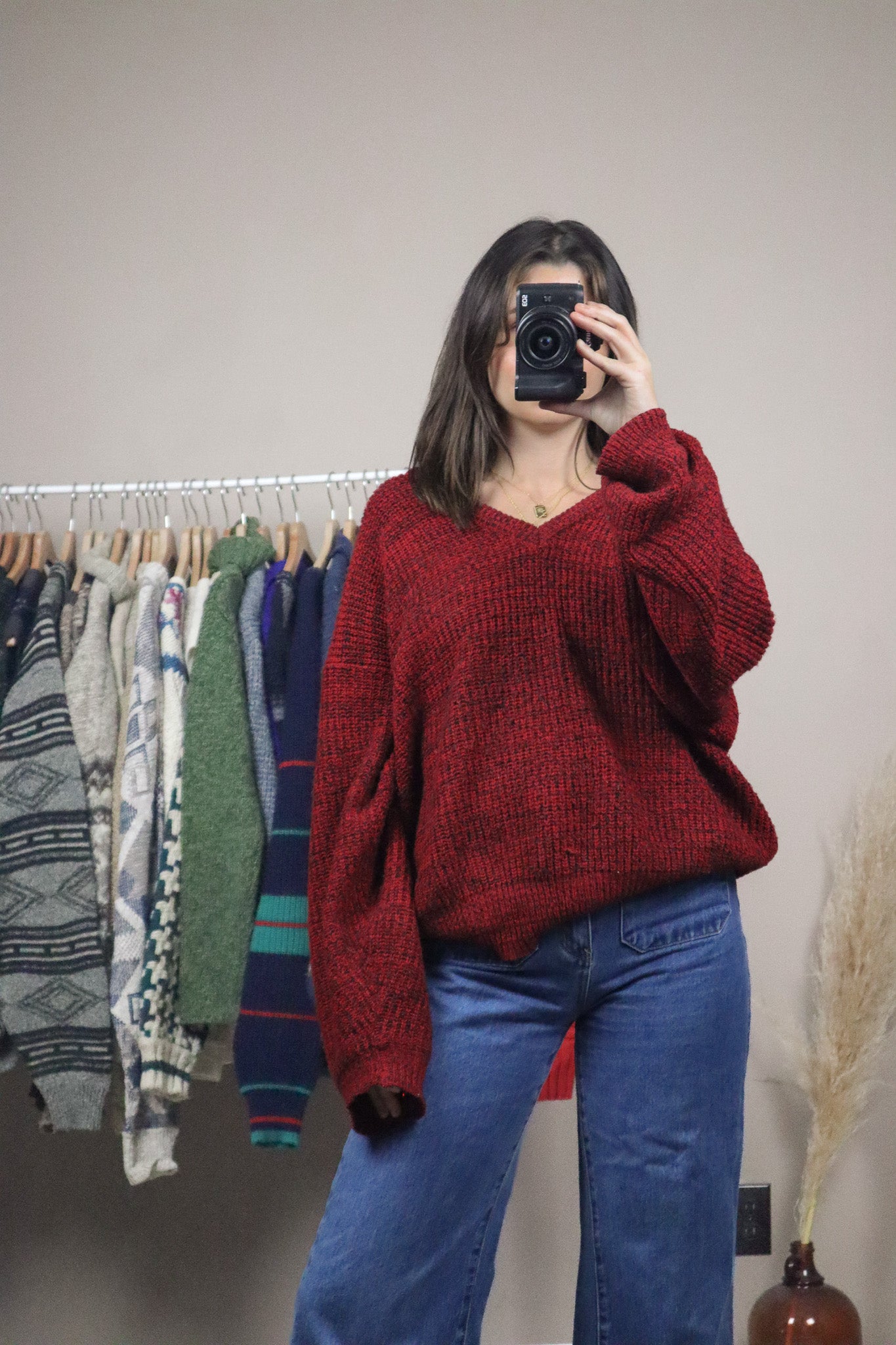 Made in Korea x Vintage x V-Neck Knit Sweater (L/XL)