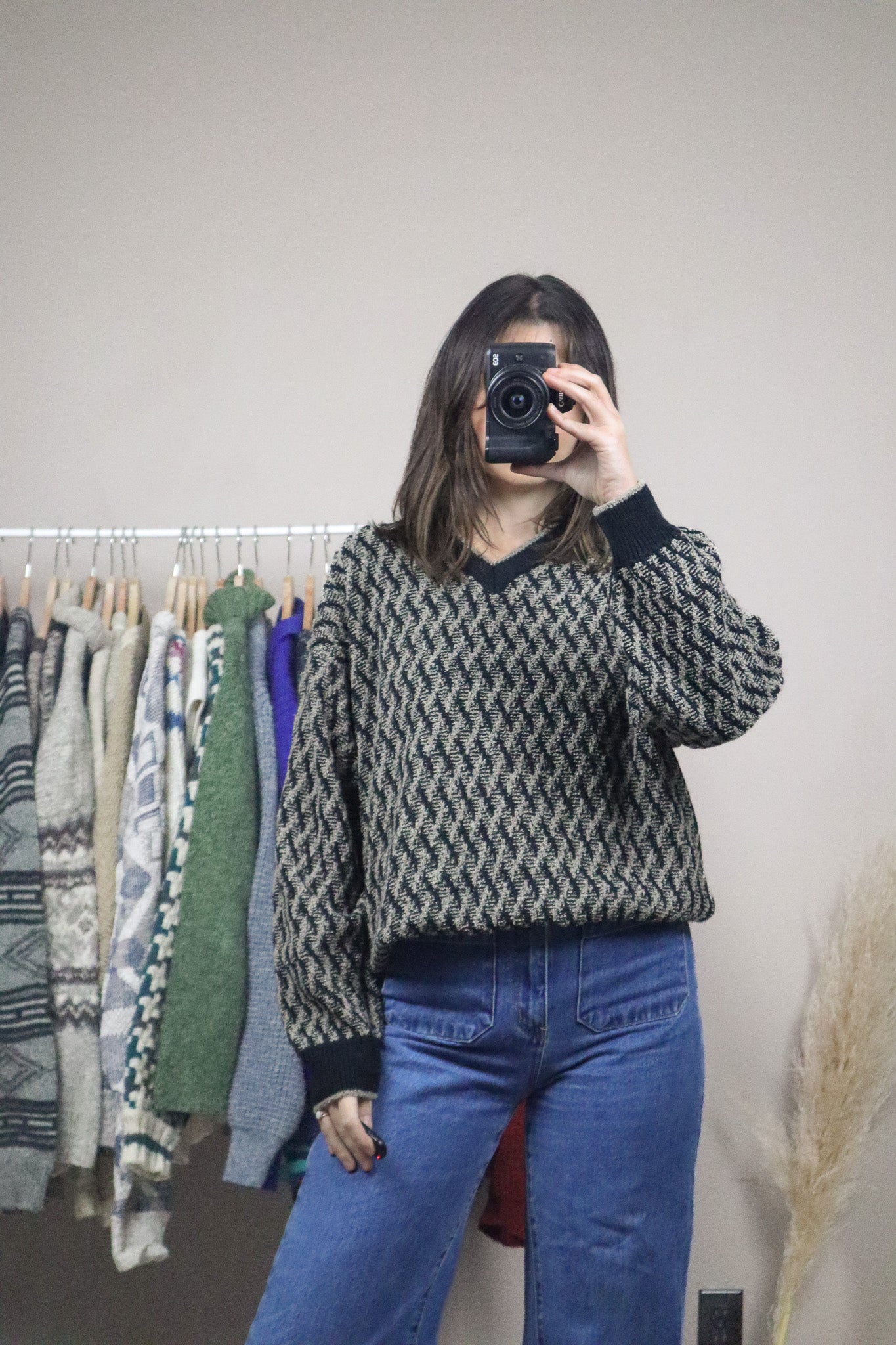 Made in Korea x Vintage x Textured V-Neck (S/M)