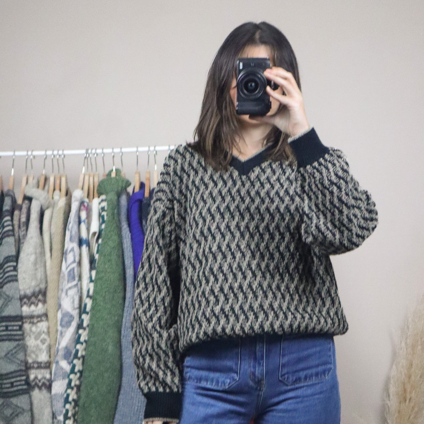 Made in Korea x Vintage x Textured V-Neck (S/M)