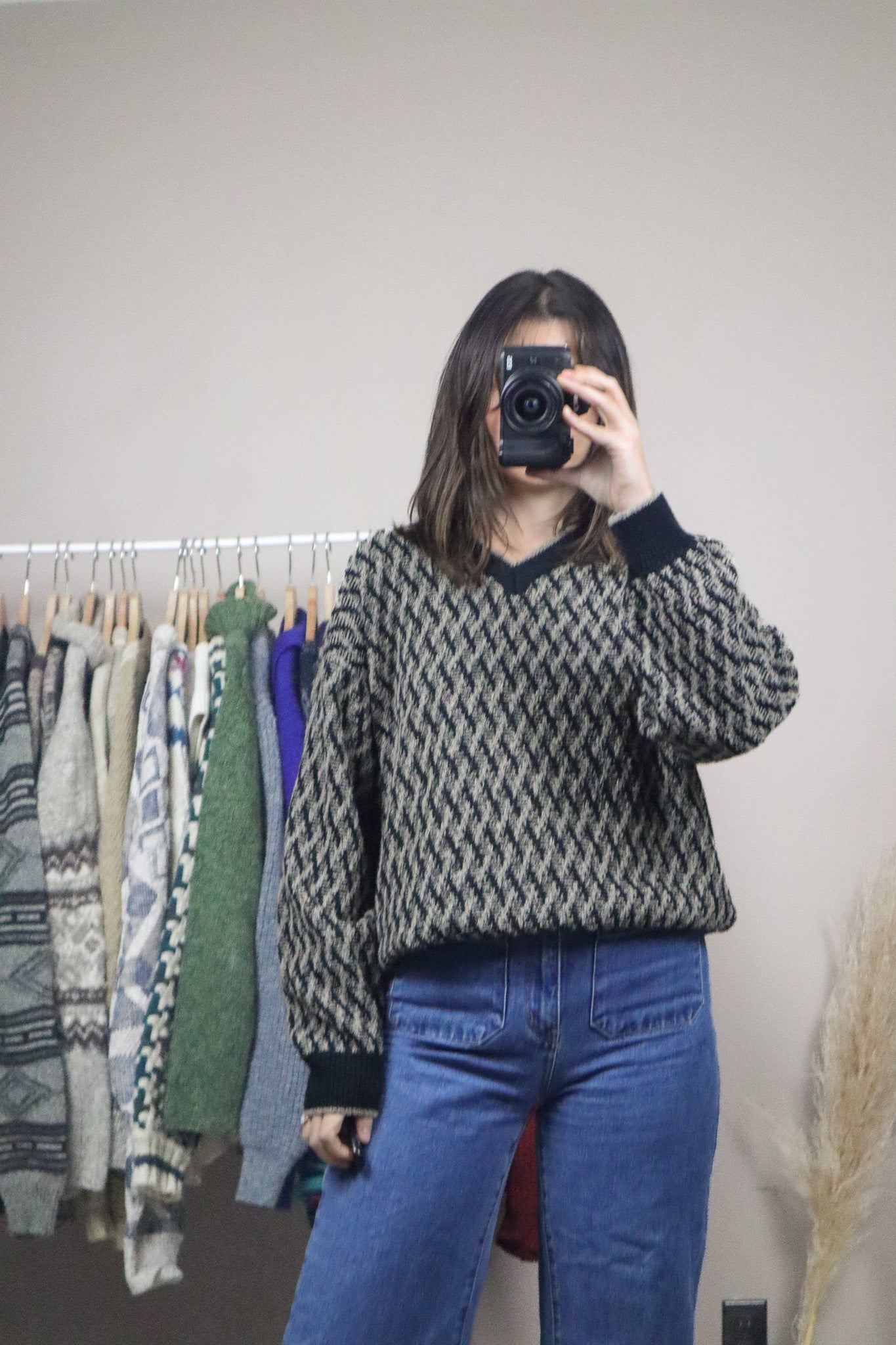 Made in Korea x Vintage x Textured V-Neck (S/M)