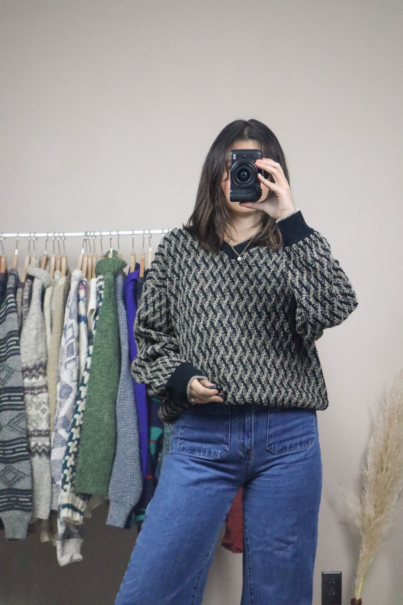 Made in Korea x Vintage x Textured V-Neck (S/M)