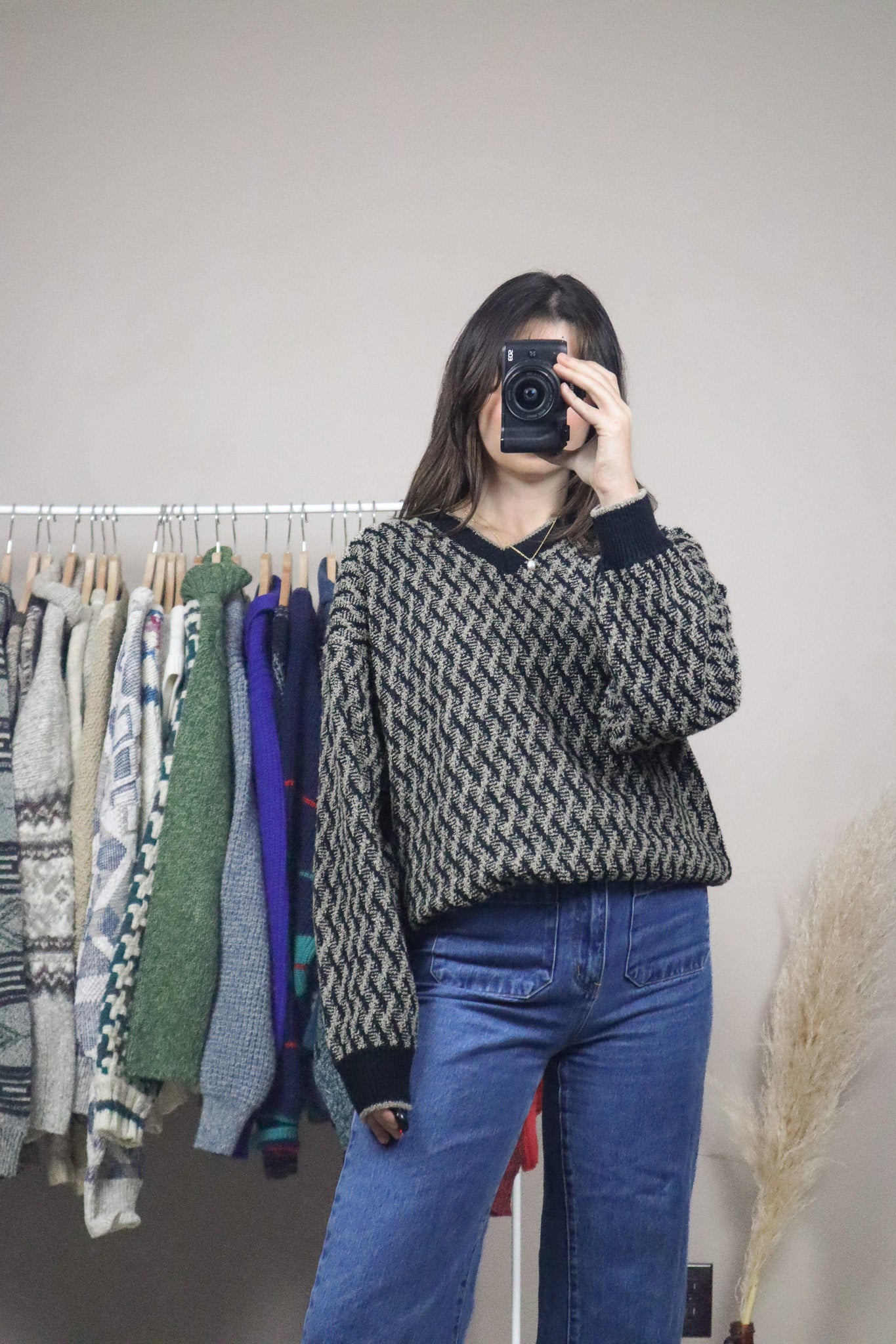 Made in Korea x Vintage x Textured V-Neck (S/M)
