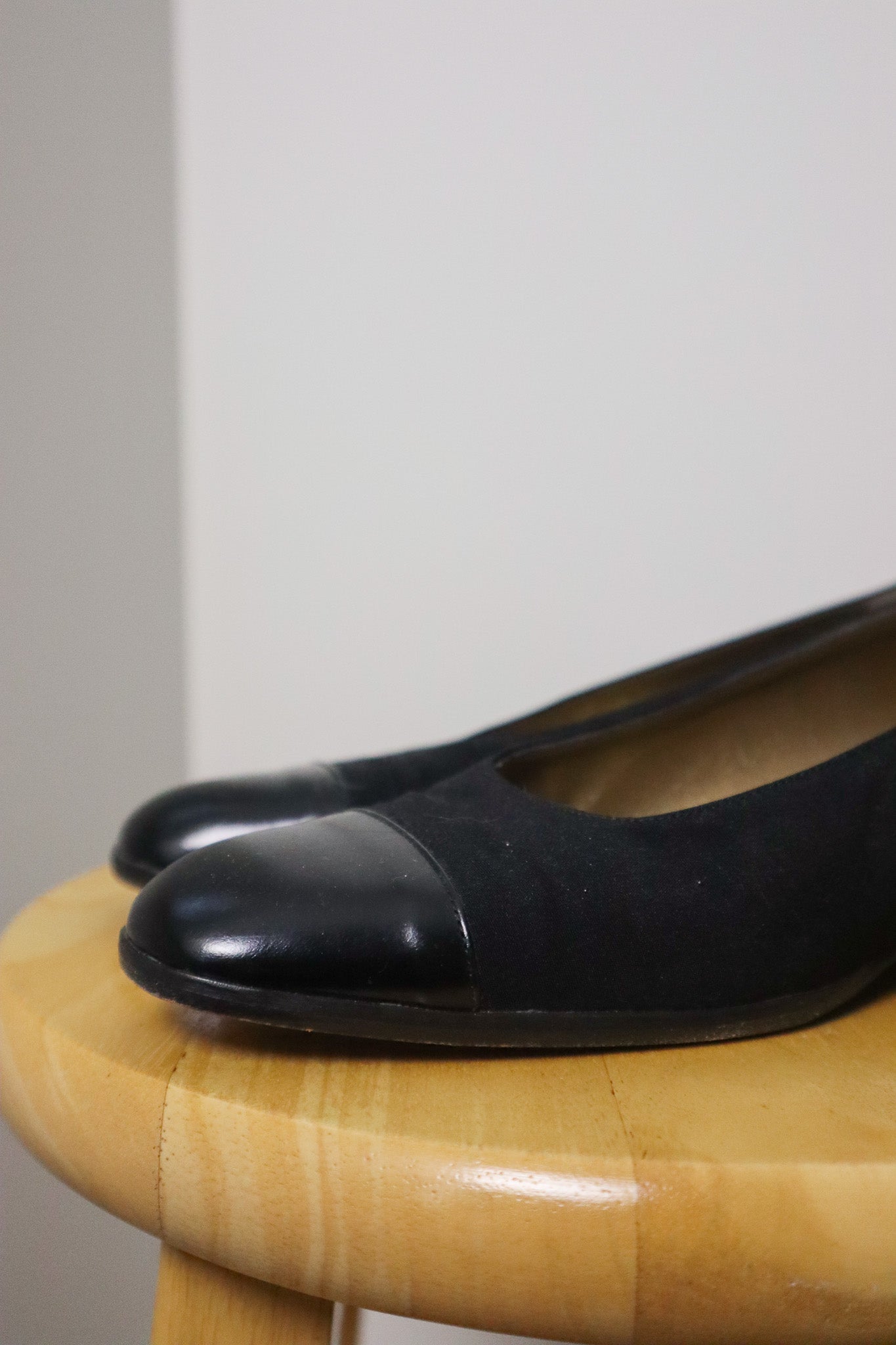 Vintage x Stuart Weitzman x Leather Two-Tone Heels (7.5)