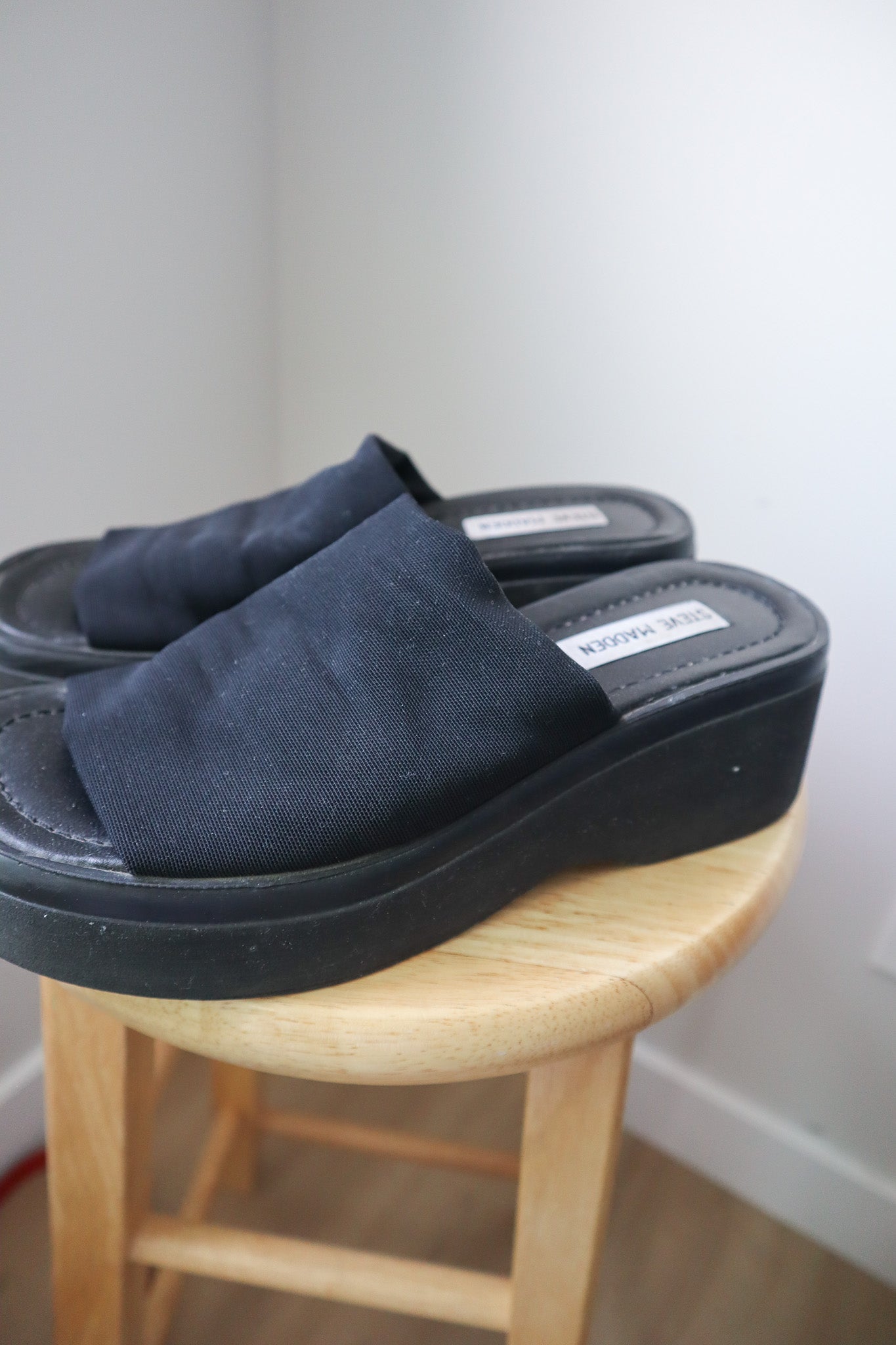 Vintage x Steve Madden Platform Slides (6.5)