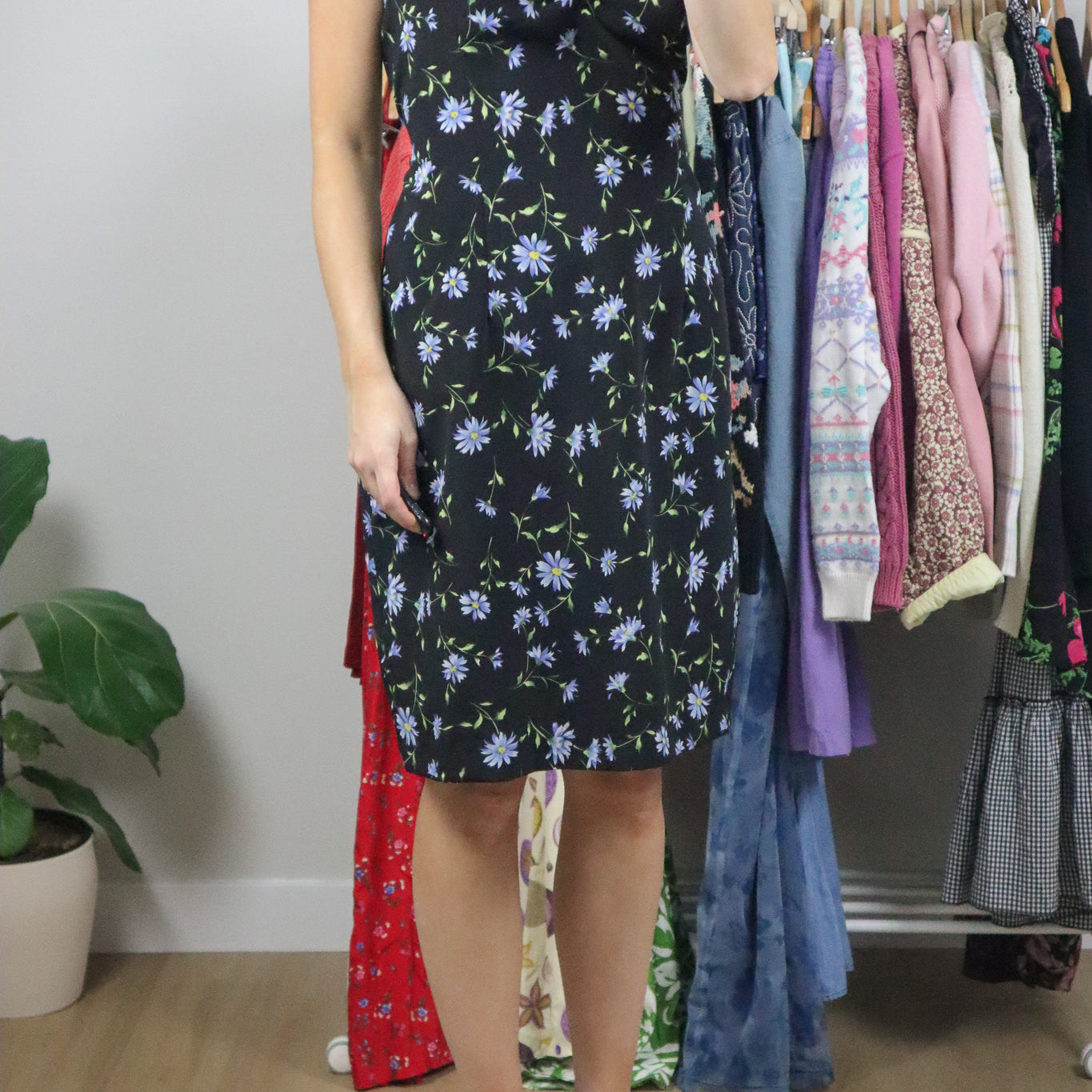 Made in Canada x Vintage x Floral Midi Dress (12)