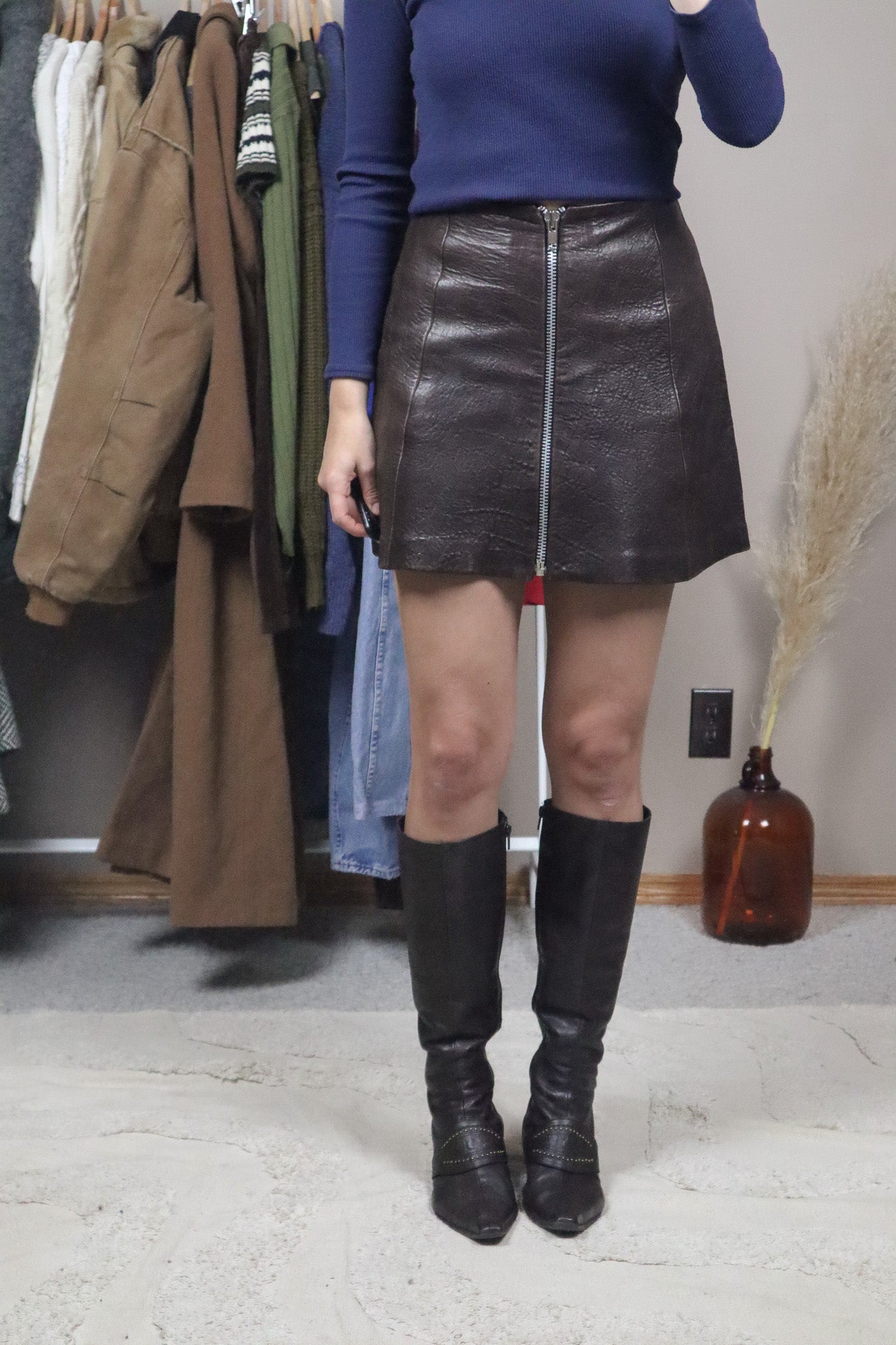 Made in USA x Vintage x Leather Mini Zipper Mini Skirt (2/4)