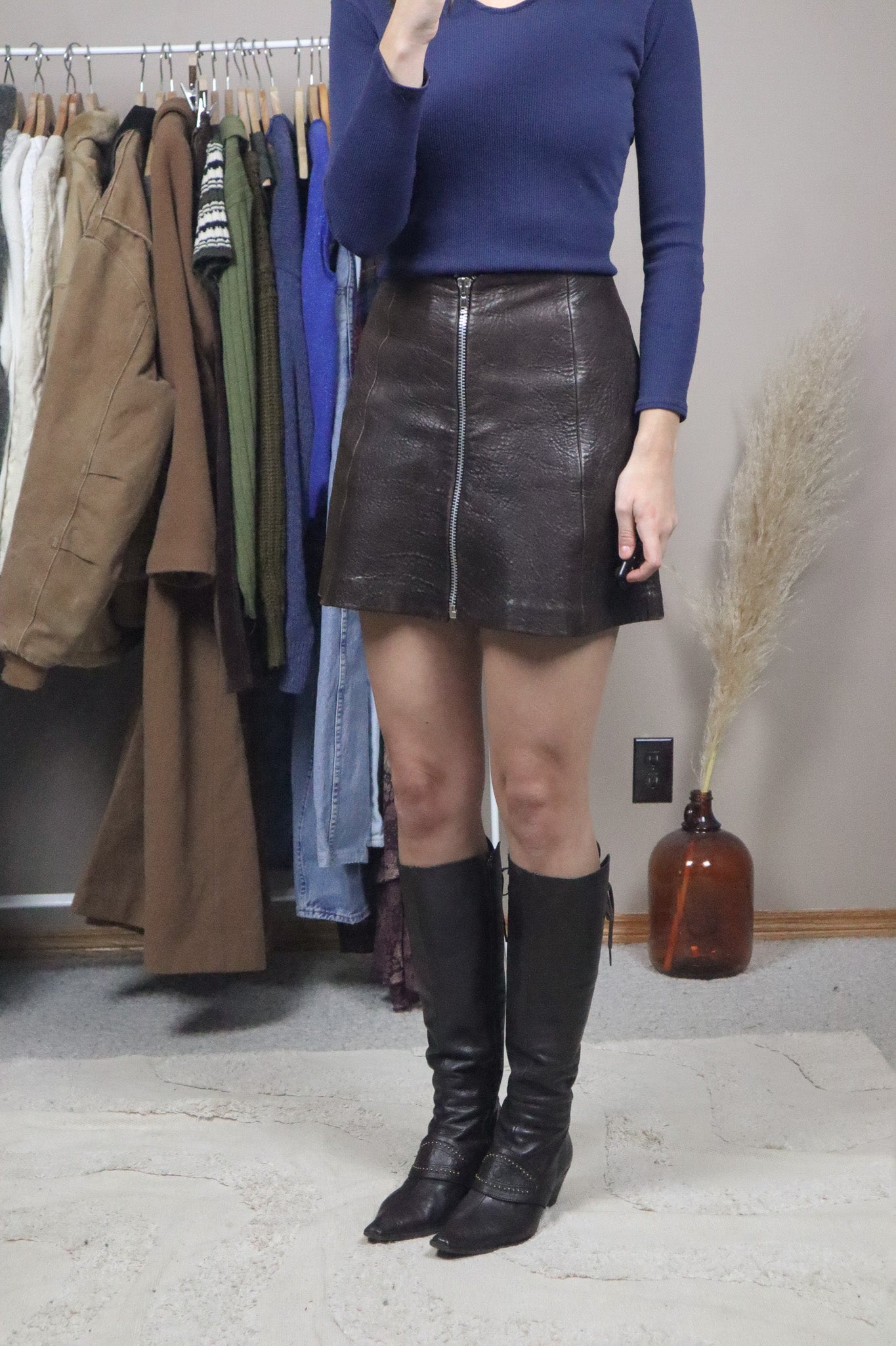 Made in USA x Vintage x Leather Mini Zipper Mini Skirt (2/4)