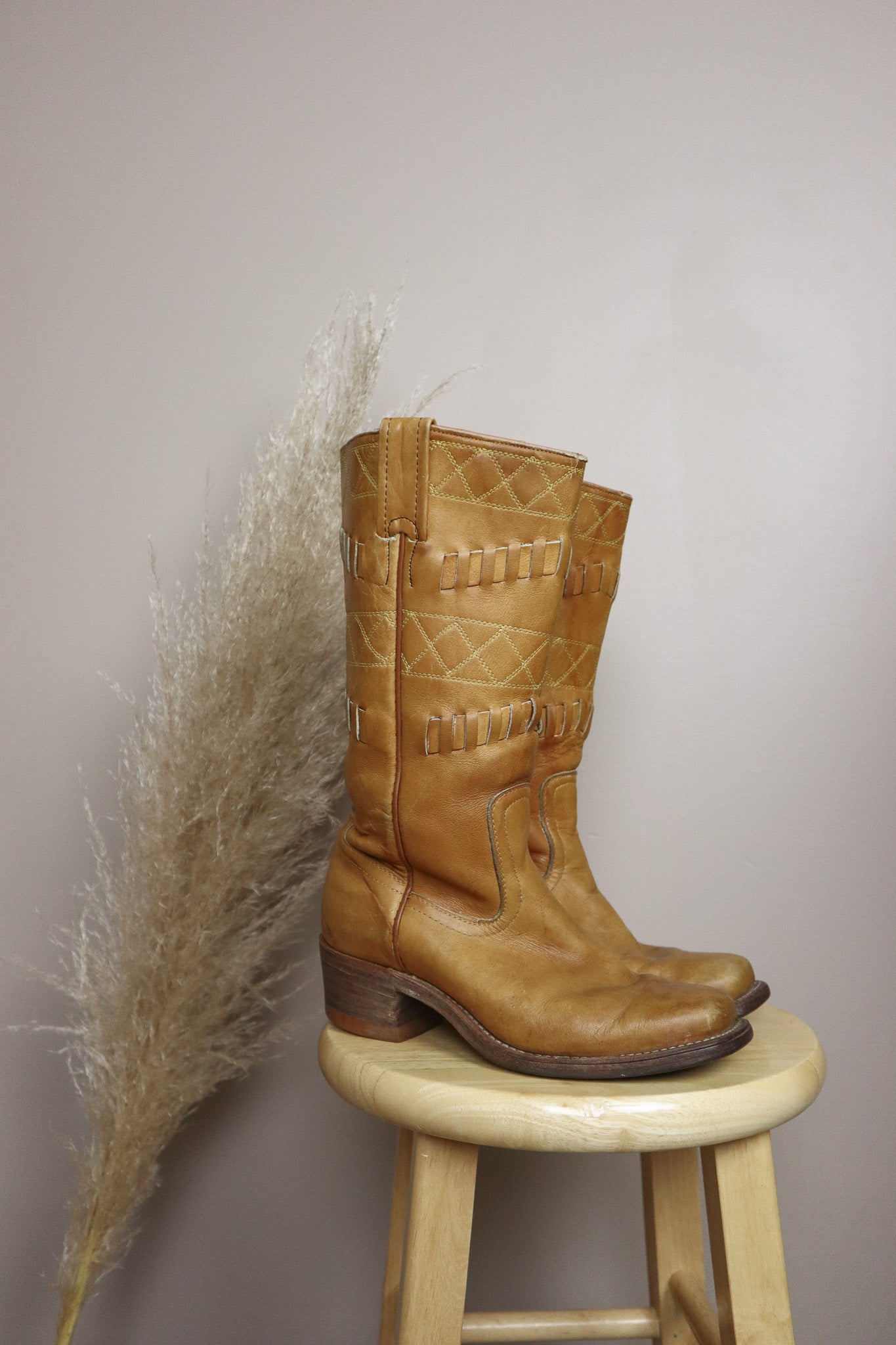 Made in Canada x Vintage x Leather Campus Boots (7.5)