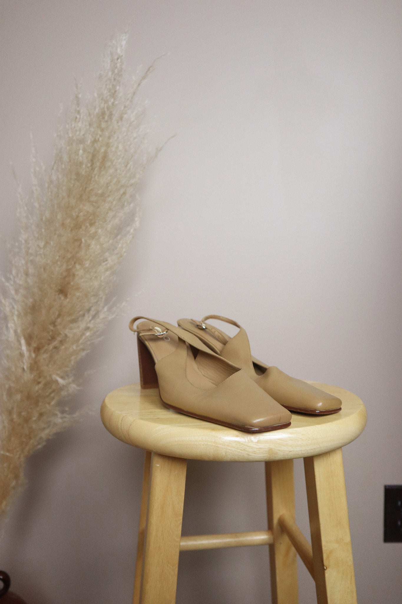 Vintage x Leather Heels (6)