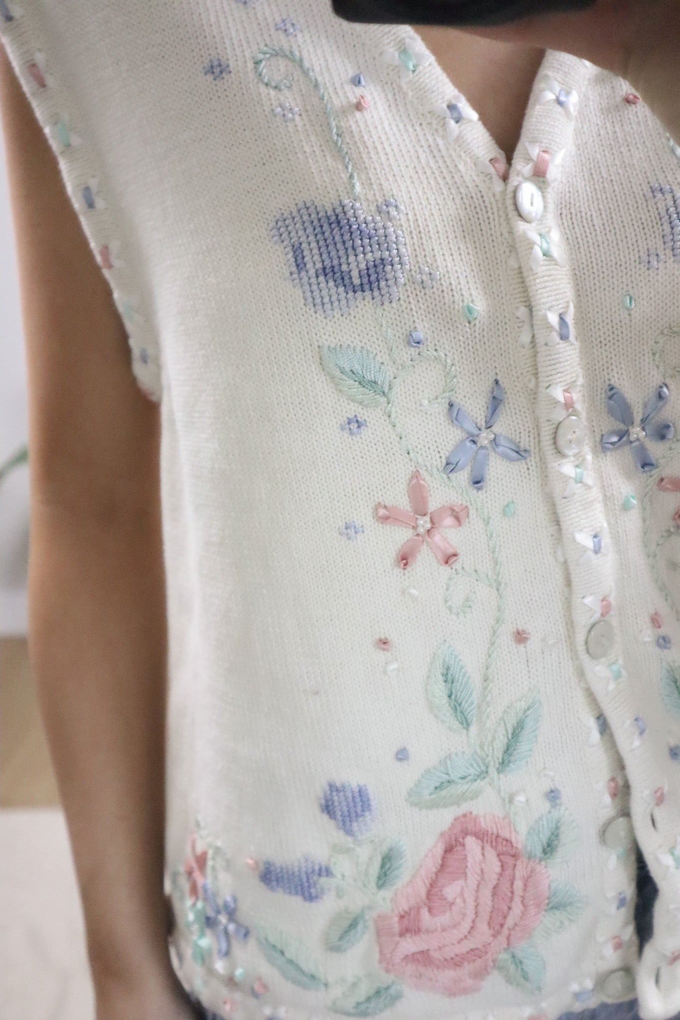 Vintage x Beaded/Cross-stitch/Embroidered Vest (M/L)